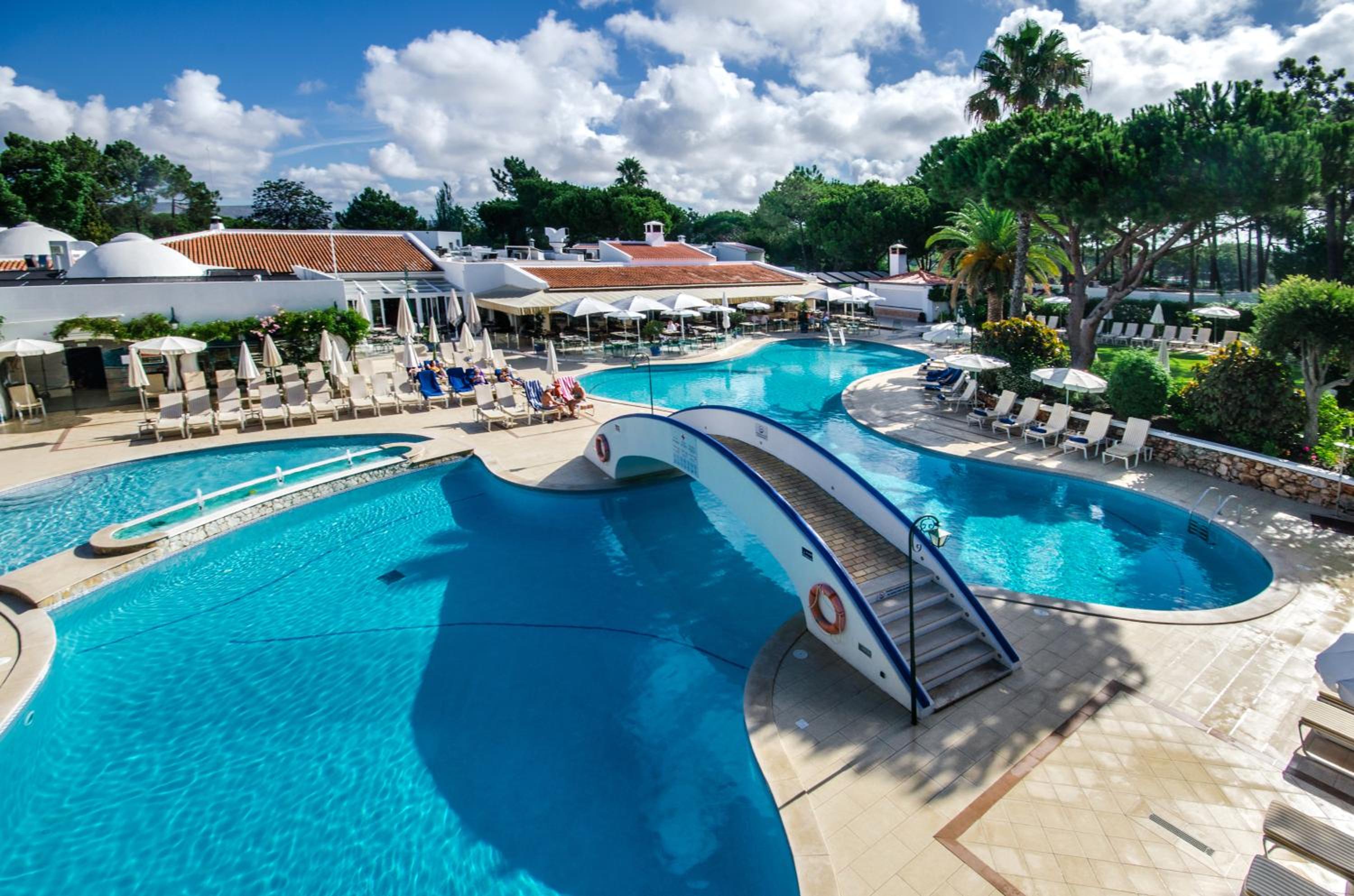 Four Seasons Country Club