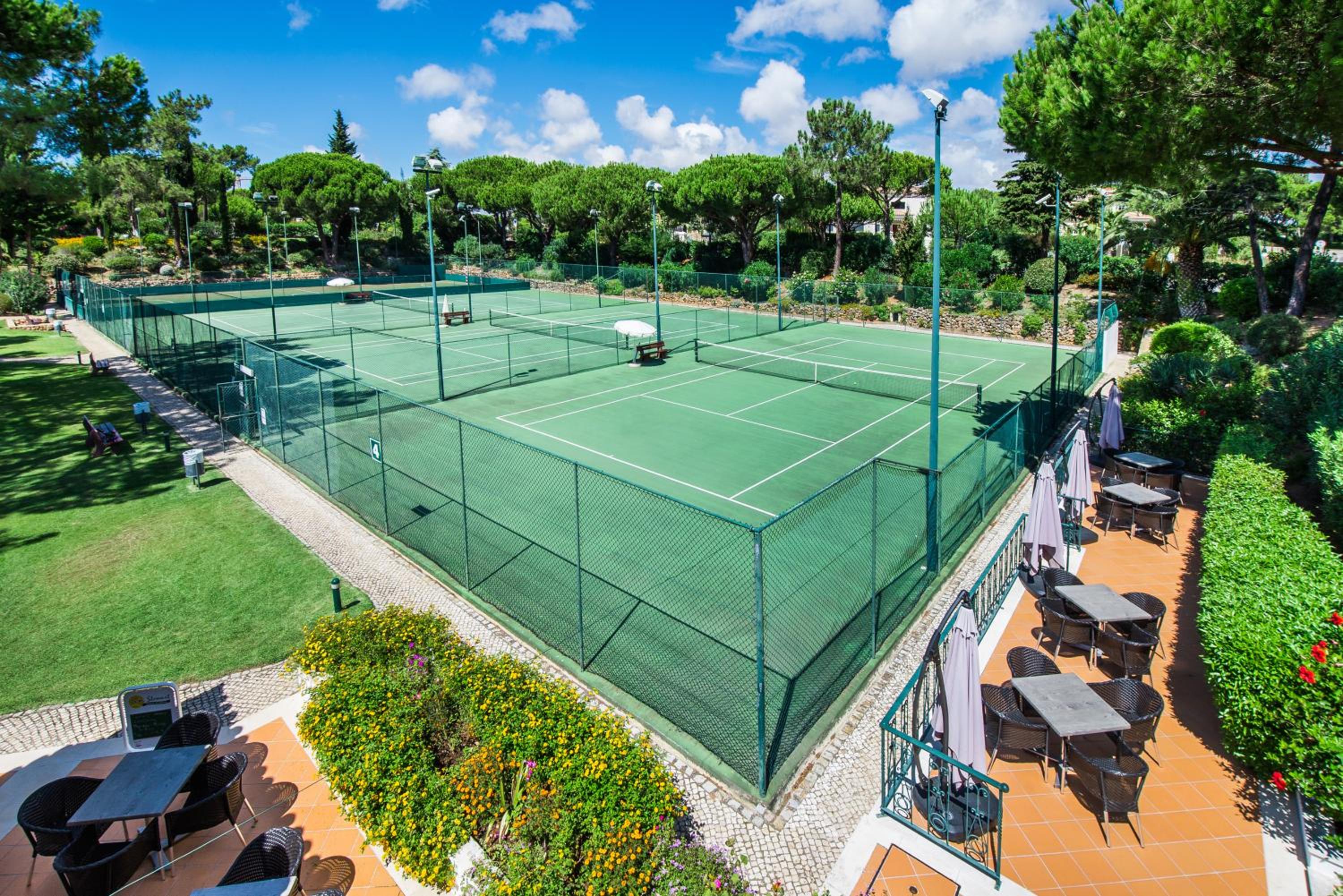Four Seasons Country Club