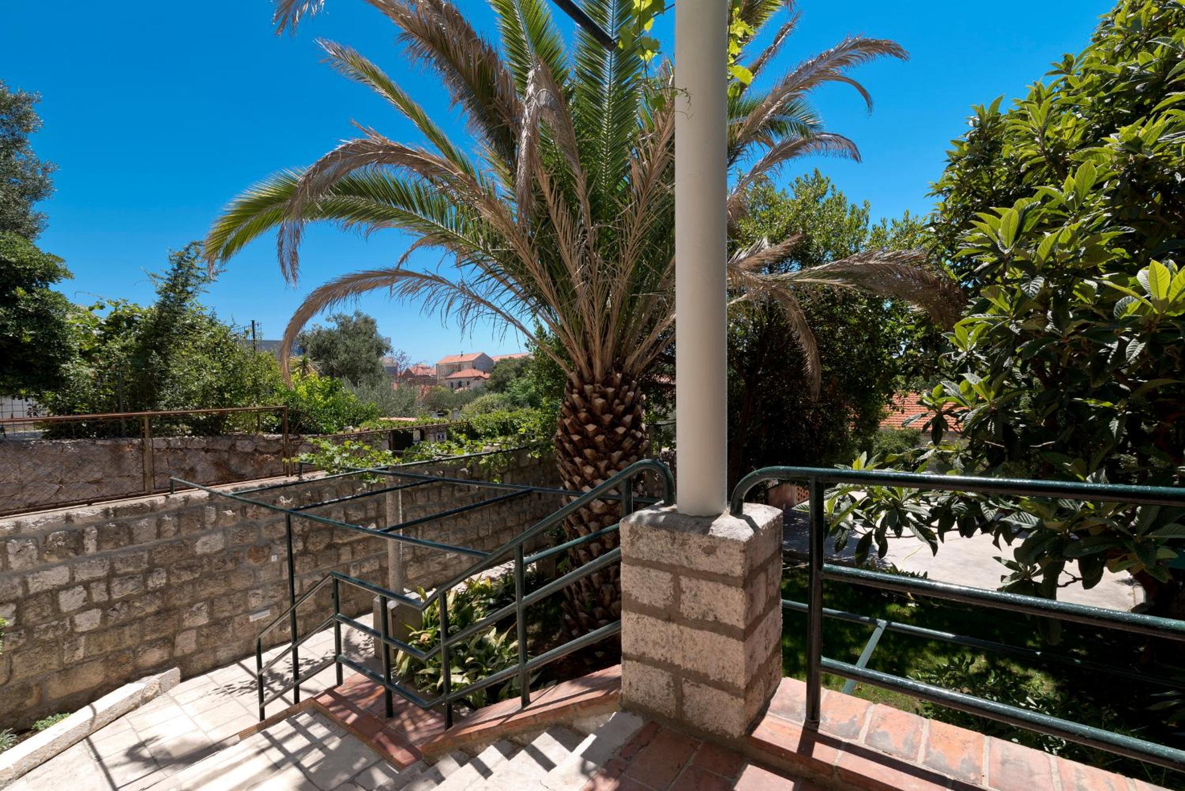 Ida Apartments