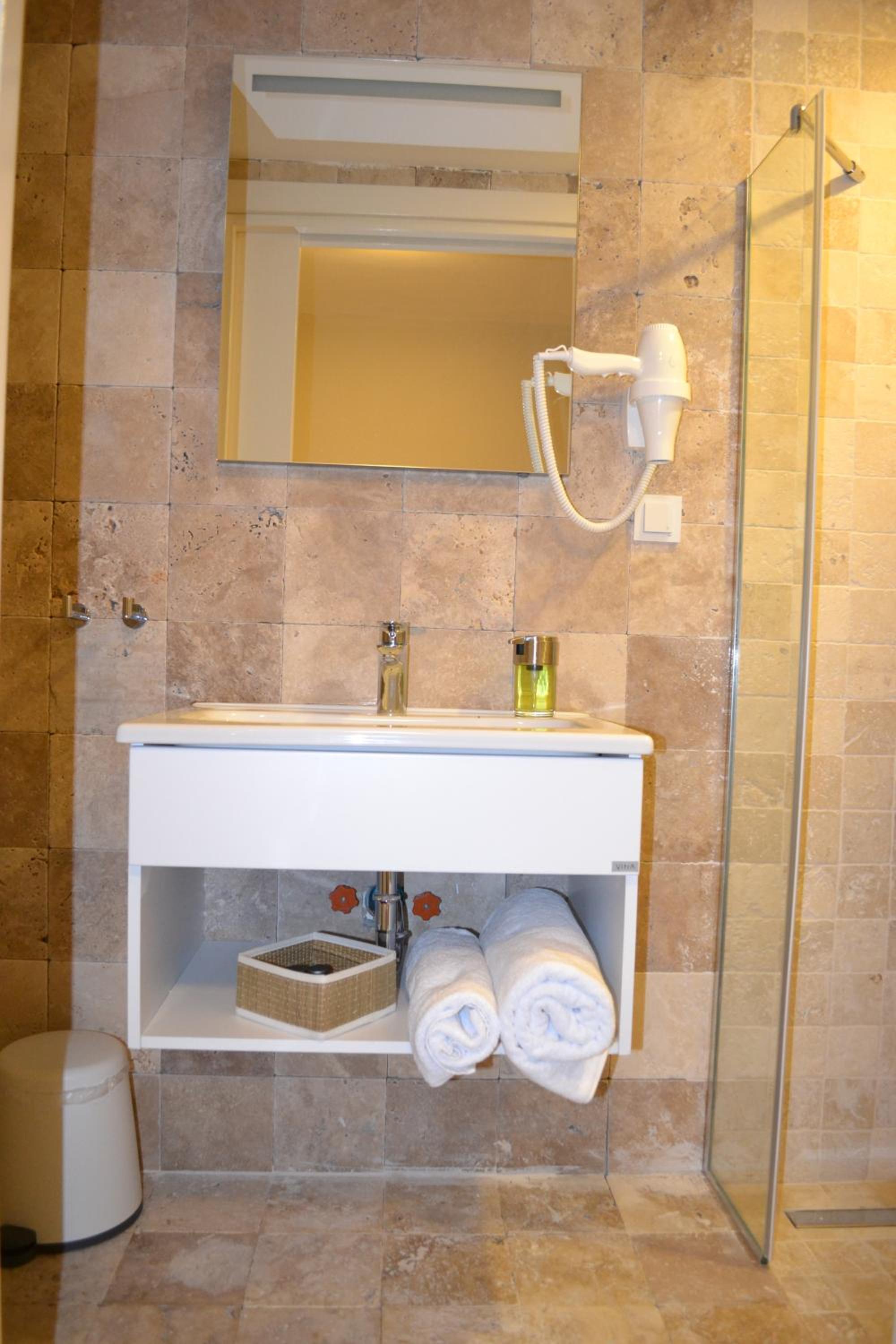 Teos Lodge Pansiyon