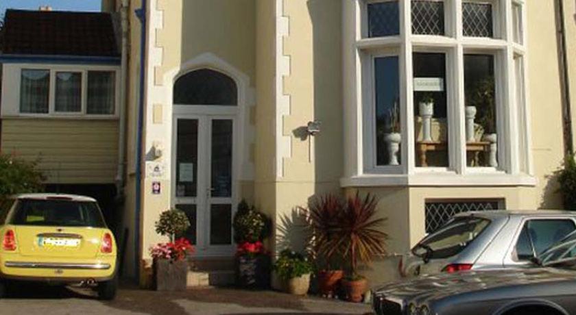 Hotel Esk Vale Guest House - Image 1