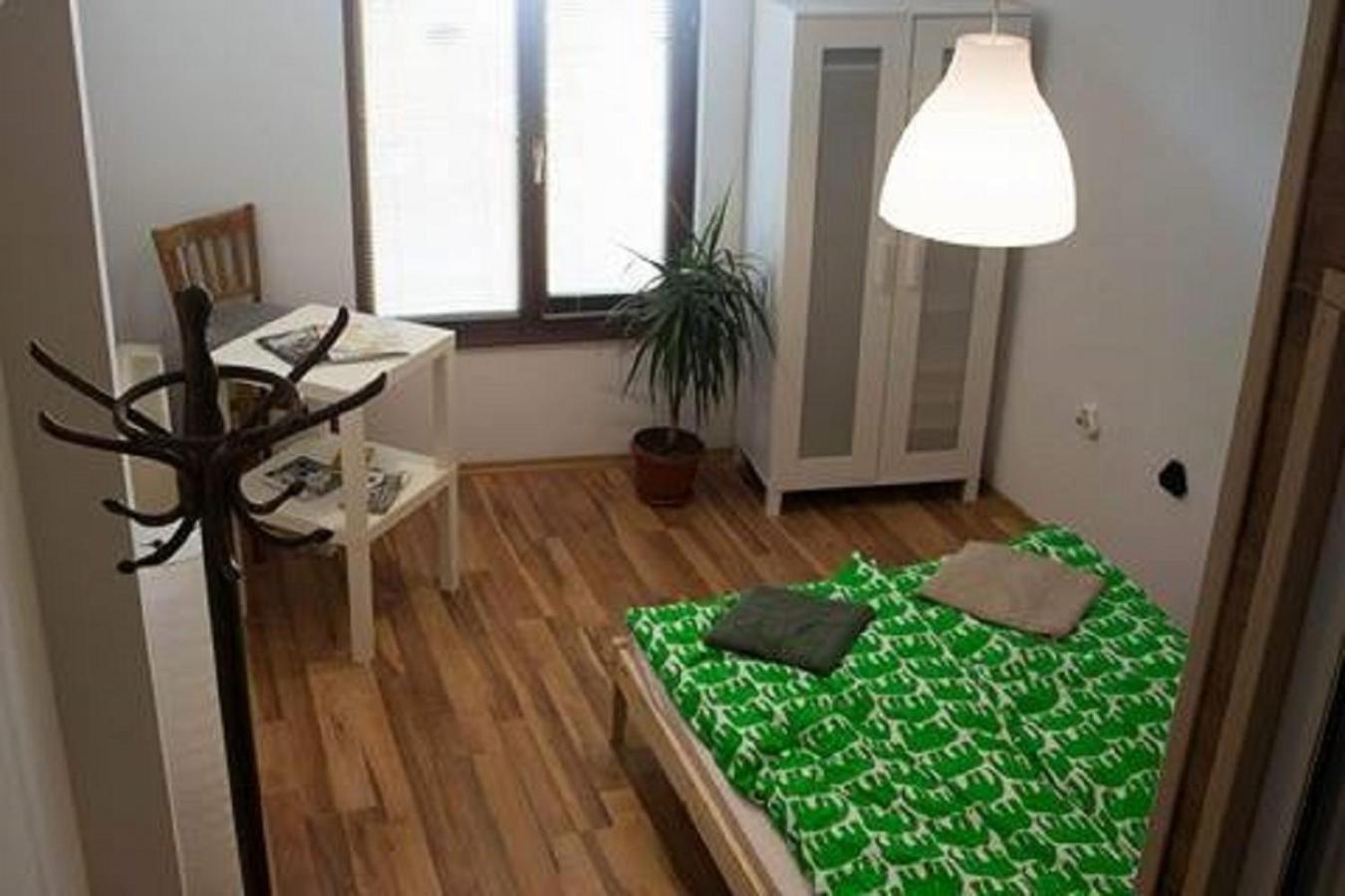 4 Rooms