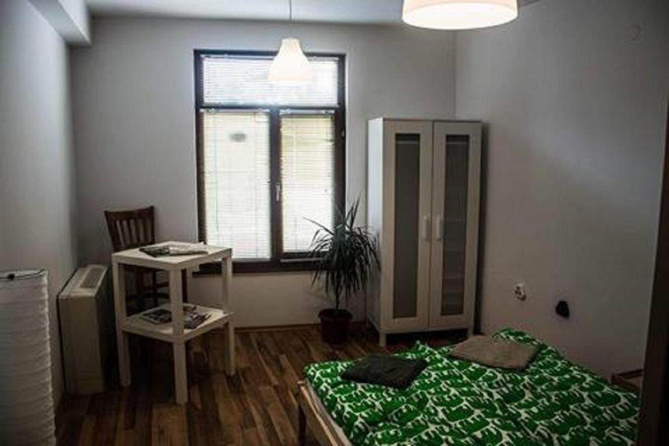 4 Rooms