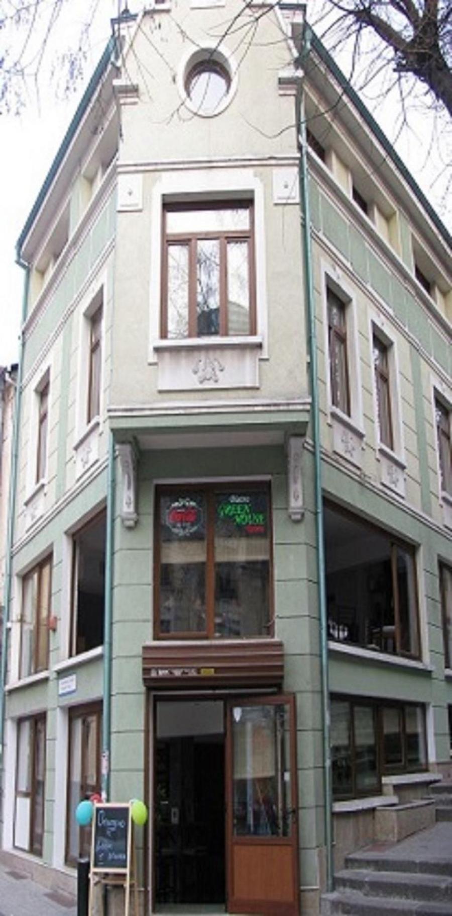 4 Rooms