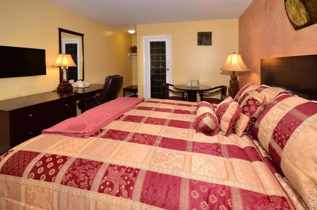 Santa Clarita Motel - Near six Flags Magic Mountain - Valencia - Property Image 9