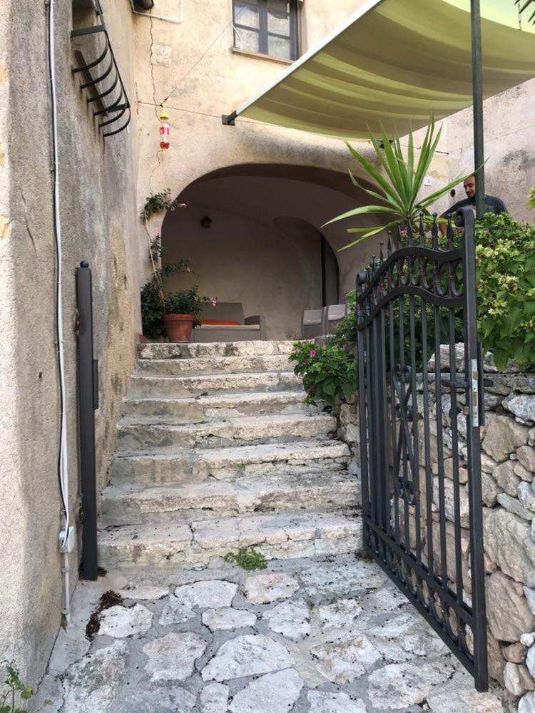 Photo 80