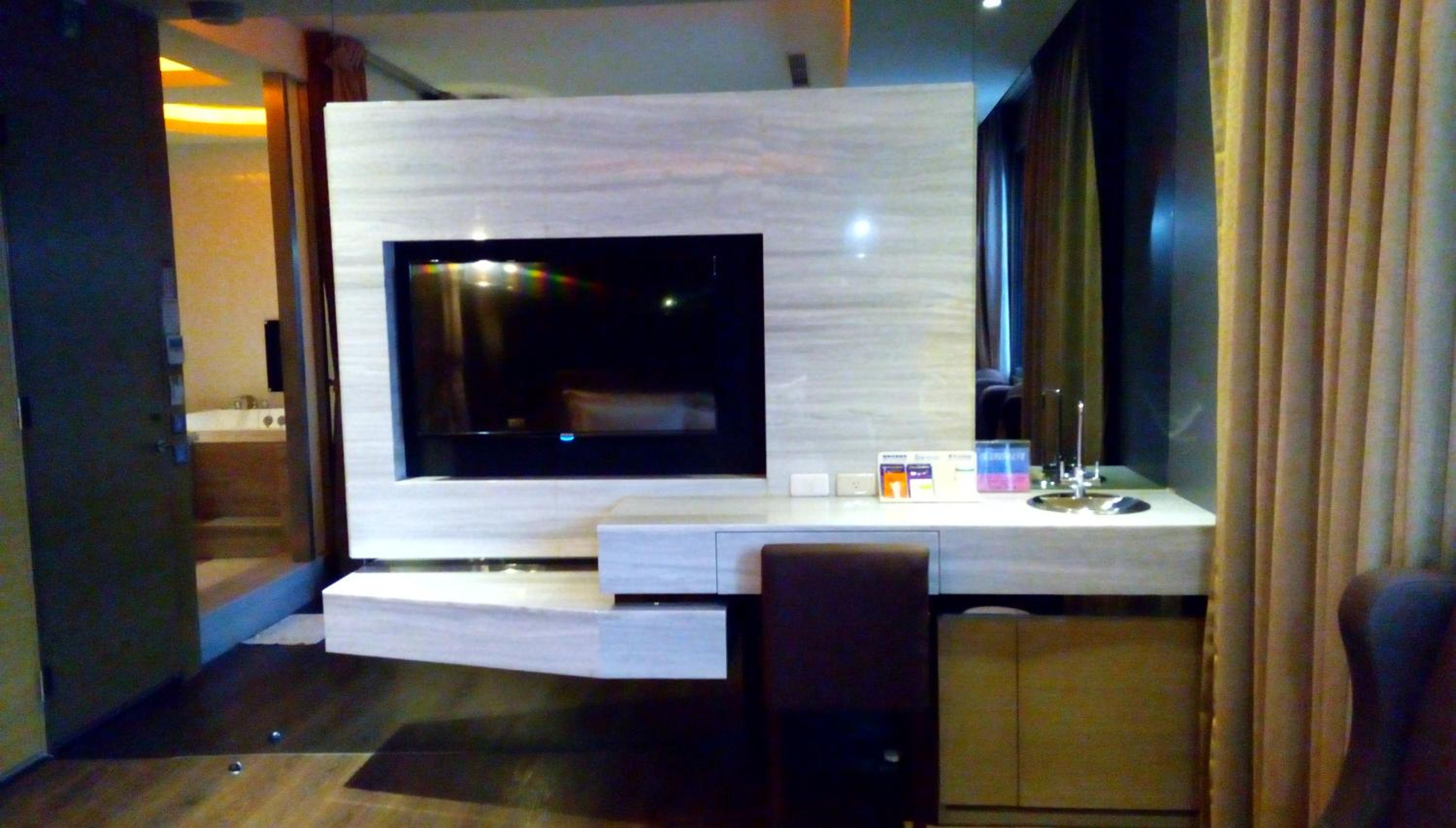Photo 8