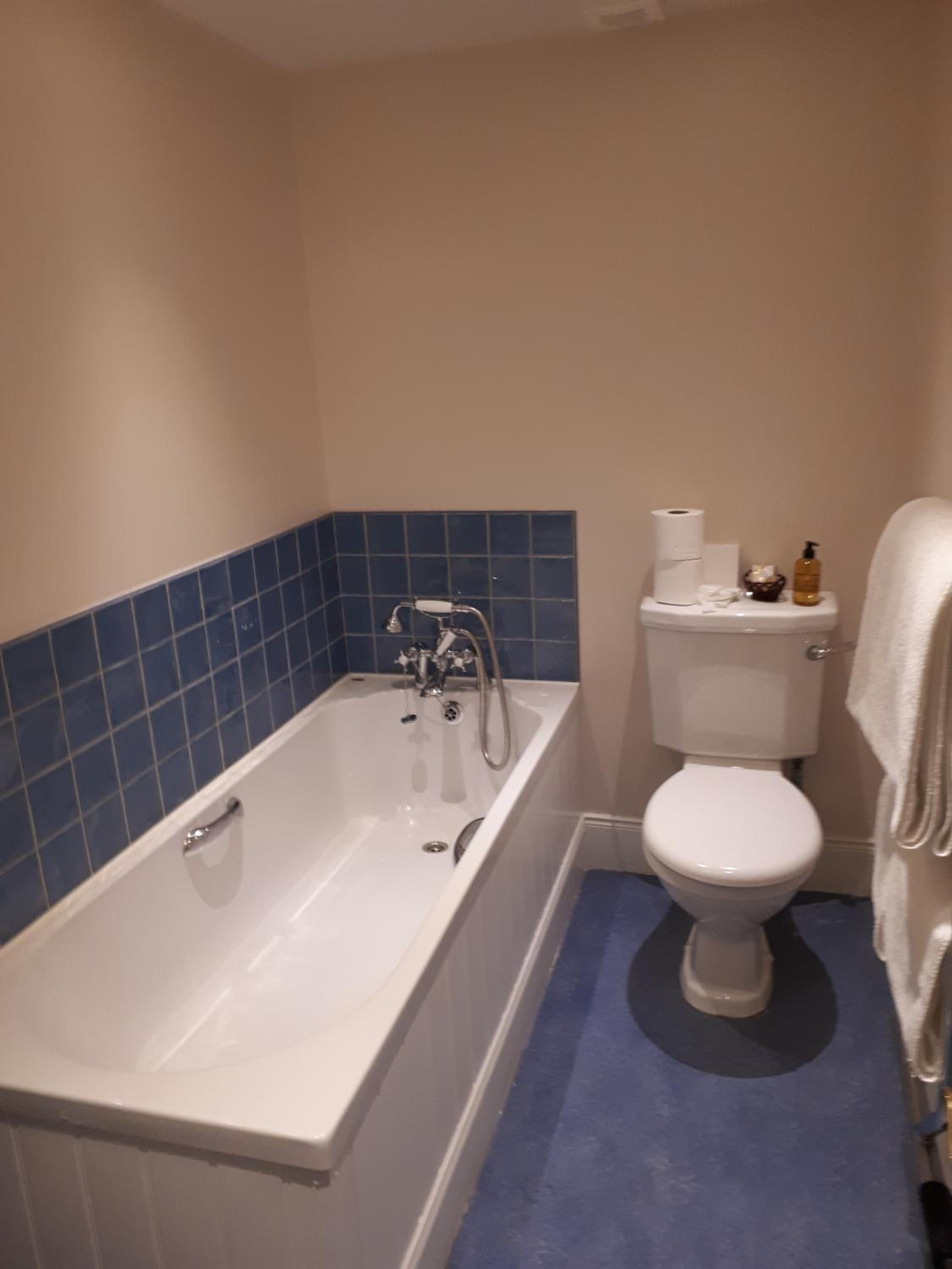 Bridgend Vacations - Bridgend Hotel - Property Image 10