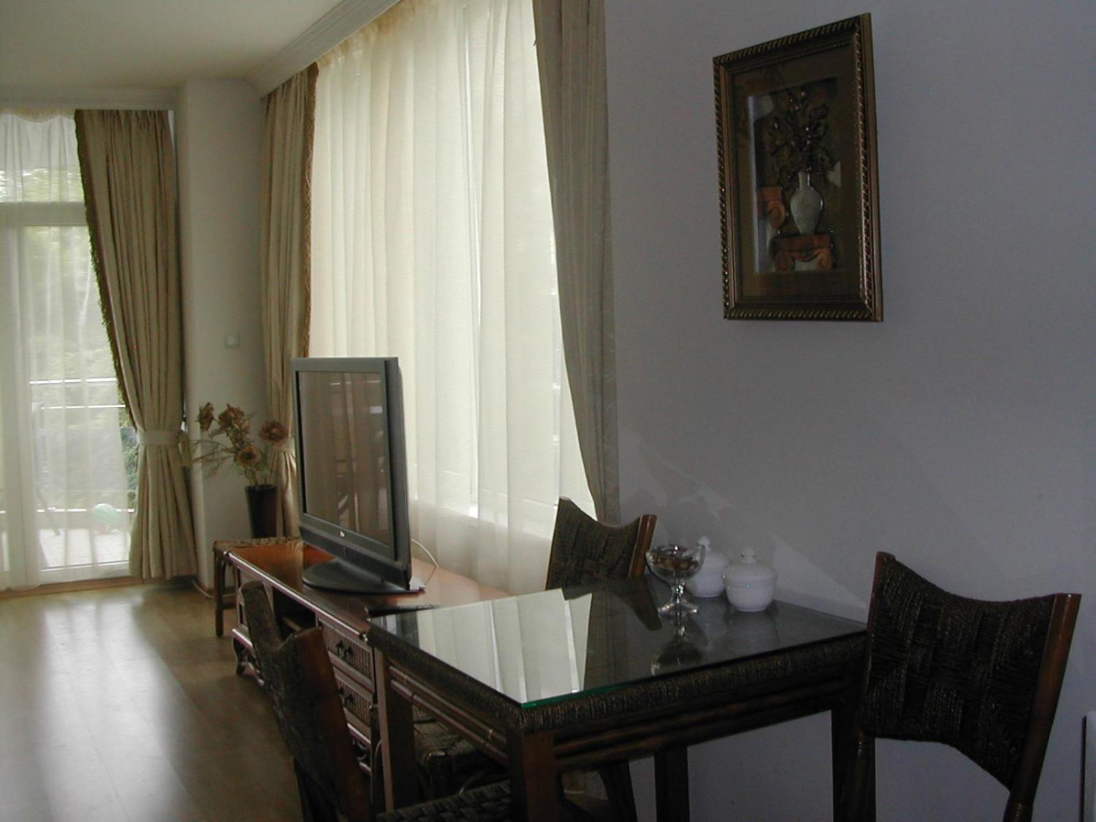 Oasis Suites Apartments and Studios