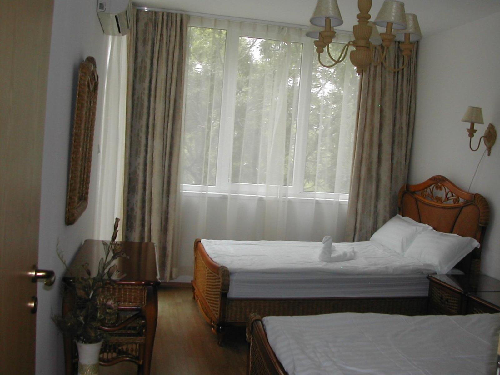 Oasis Suites Apartments and Studios