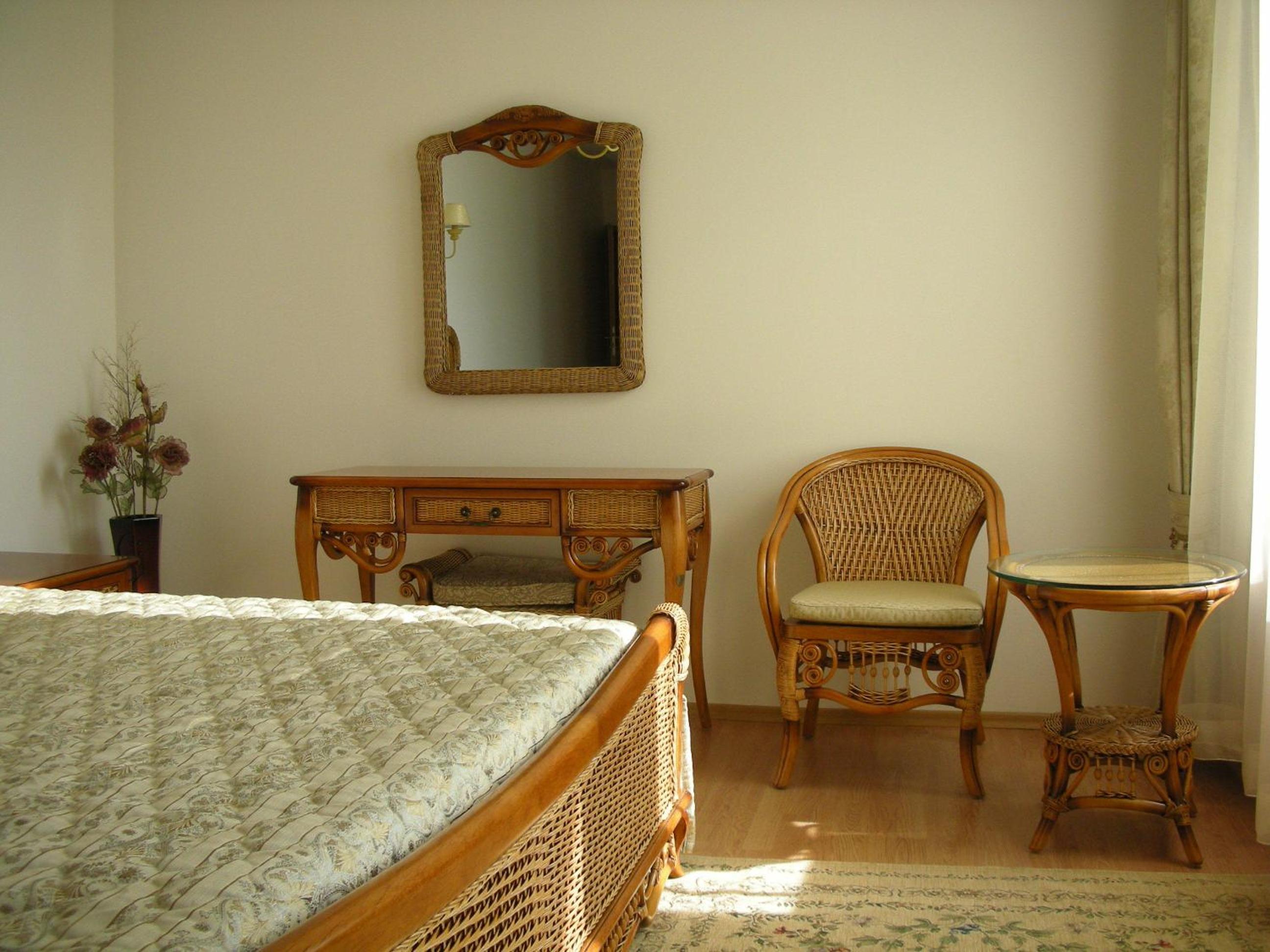 Oasis Suites Apartments and Studios