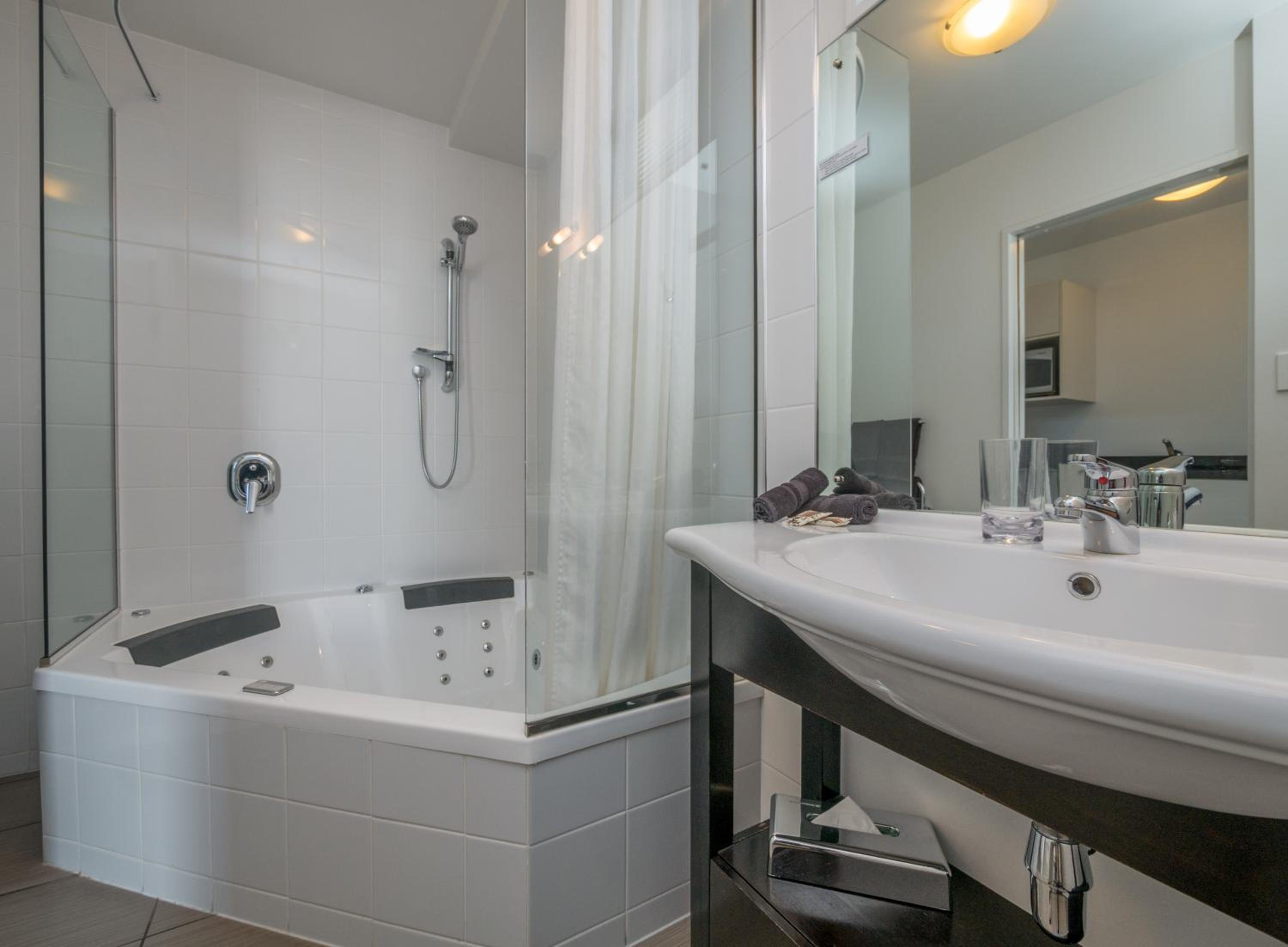 Bellano Motel Suites — photo 21