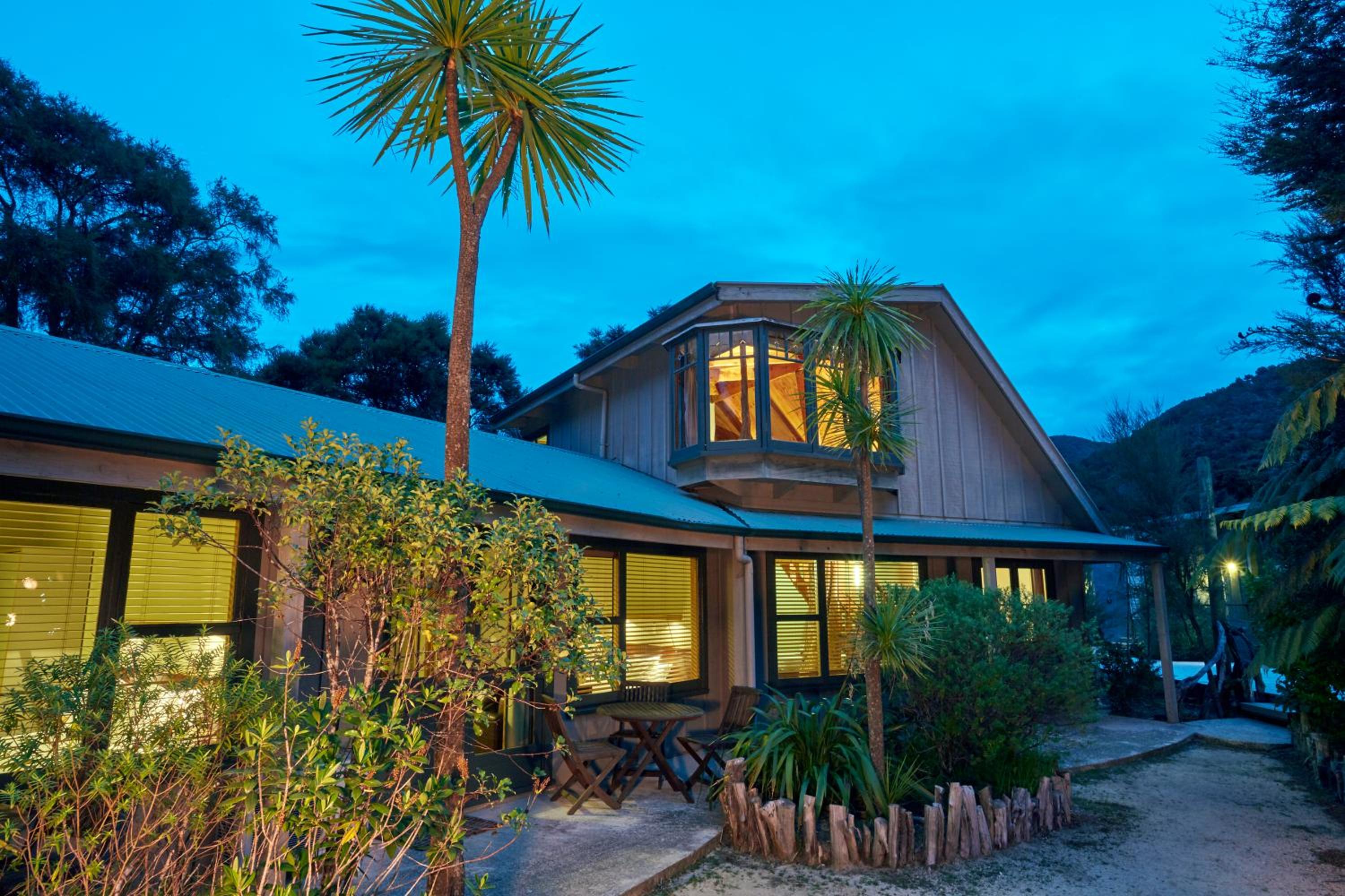 Awaroa Lodge