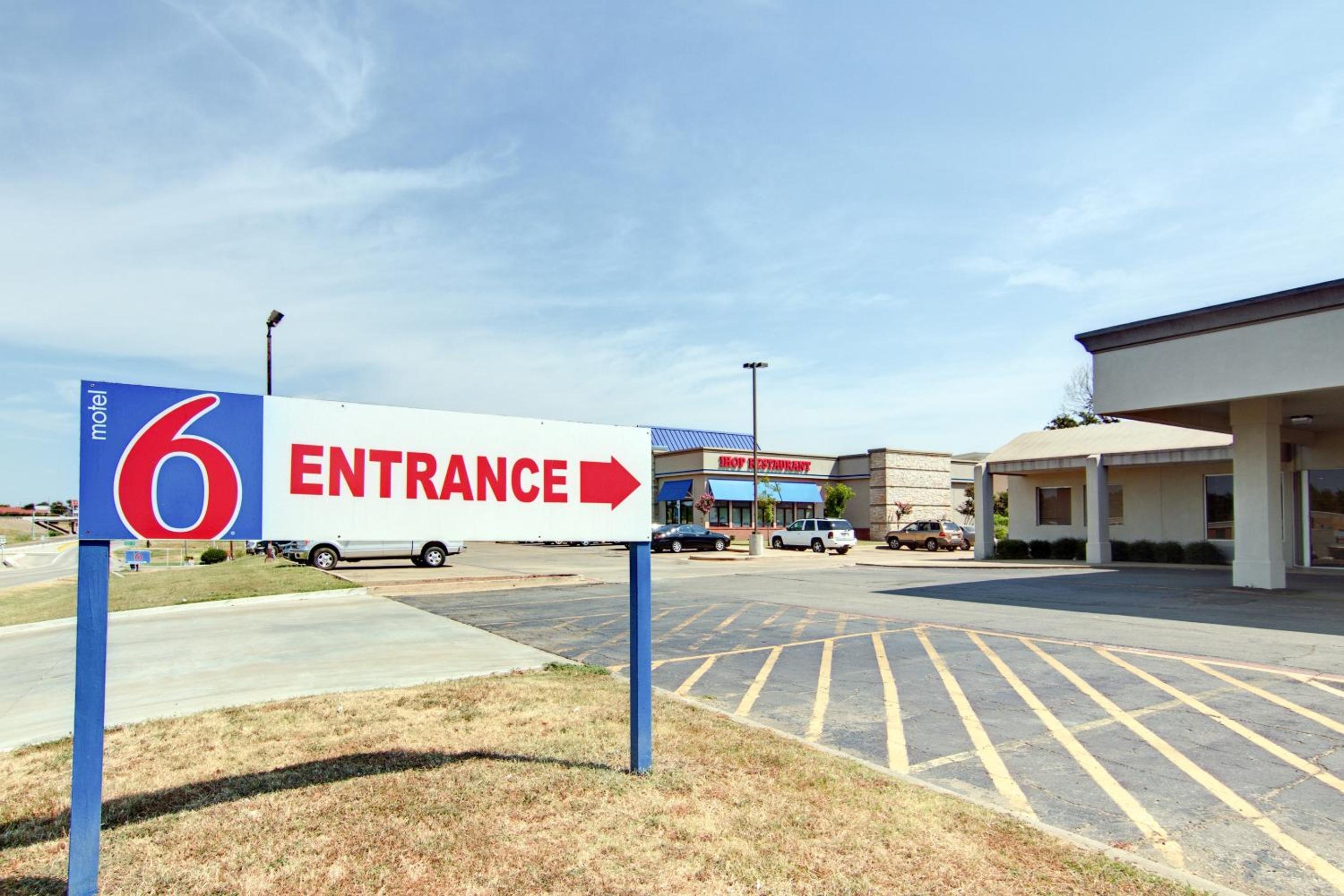 Motel 6-Mount Pleasant, TX view 2