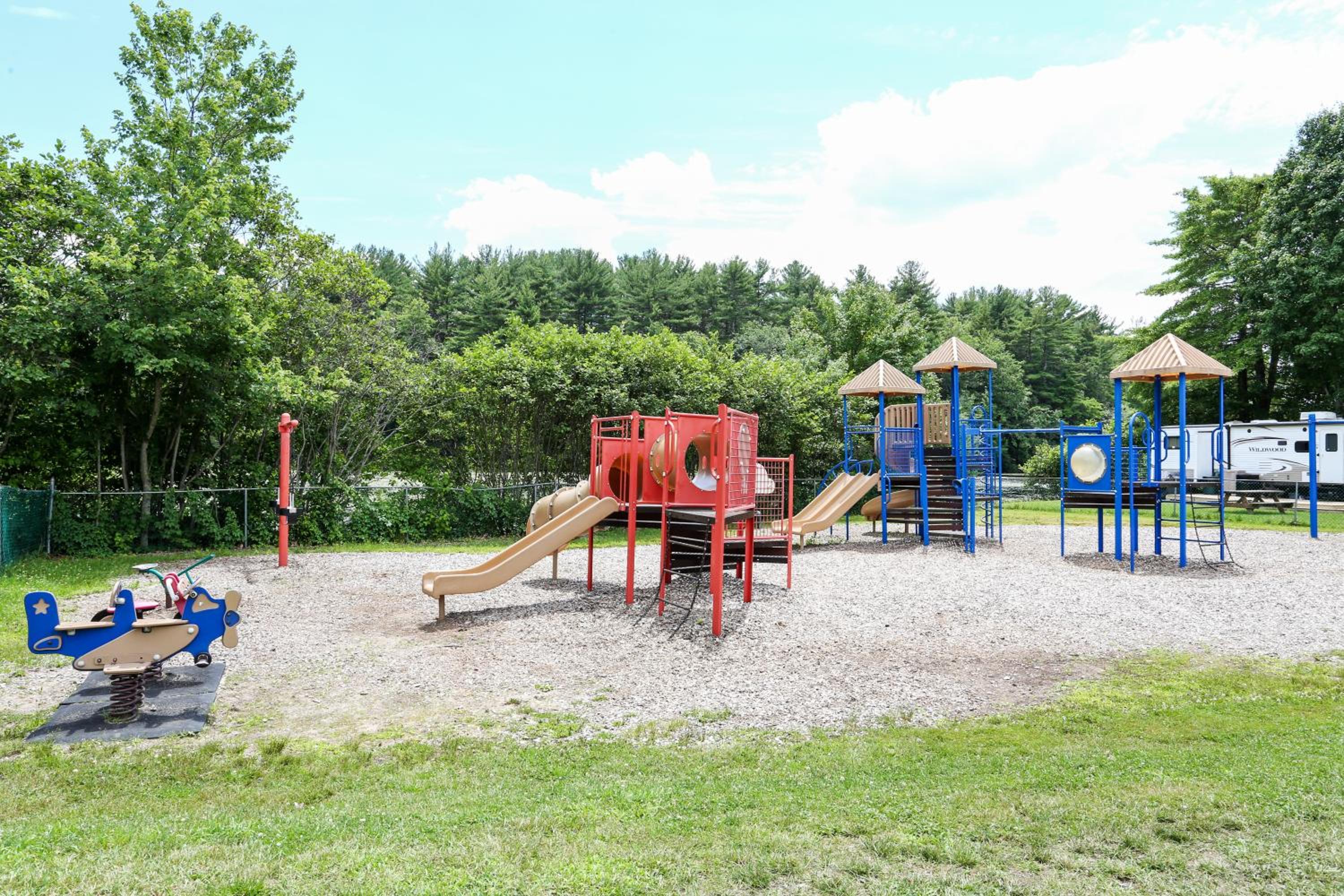 Tuxbury Pond Camping Resort Tiny House Henry - Property Image 1