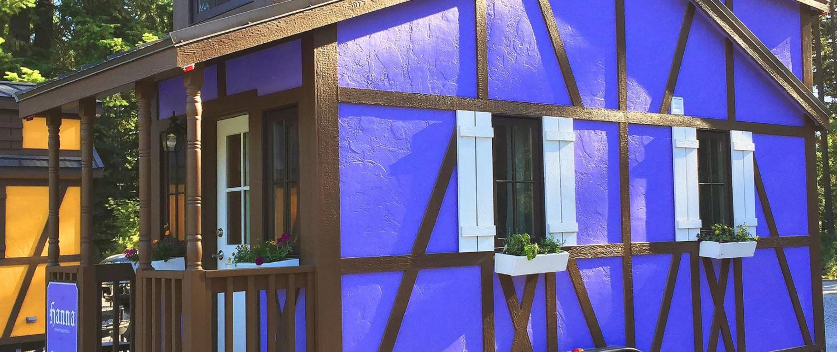 Leavenworth Camping Resort Tiny House Hanna view 3