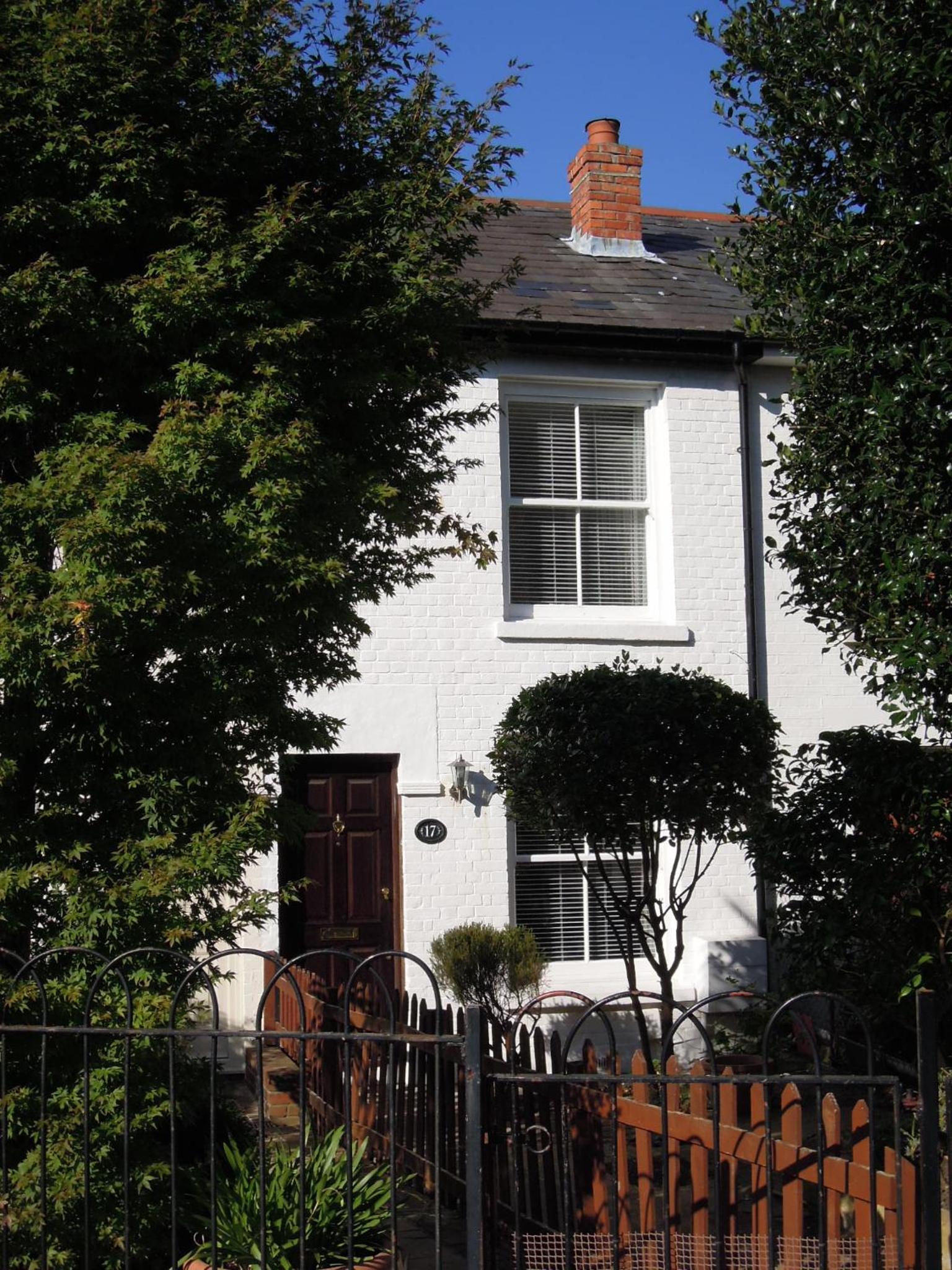 Pretty Victorian Cottage view 5