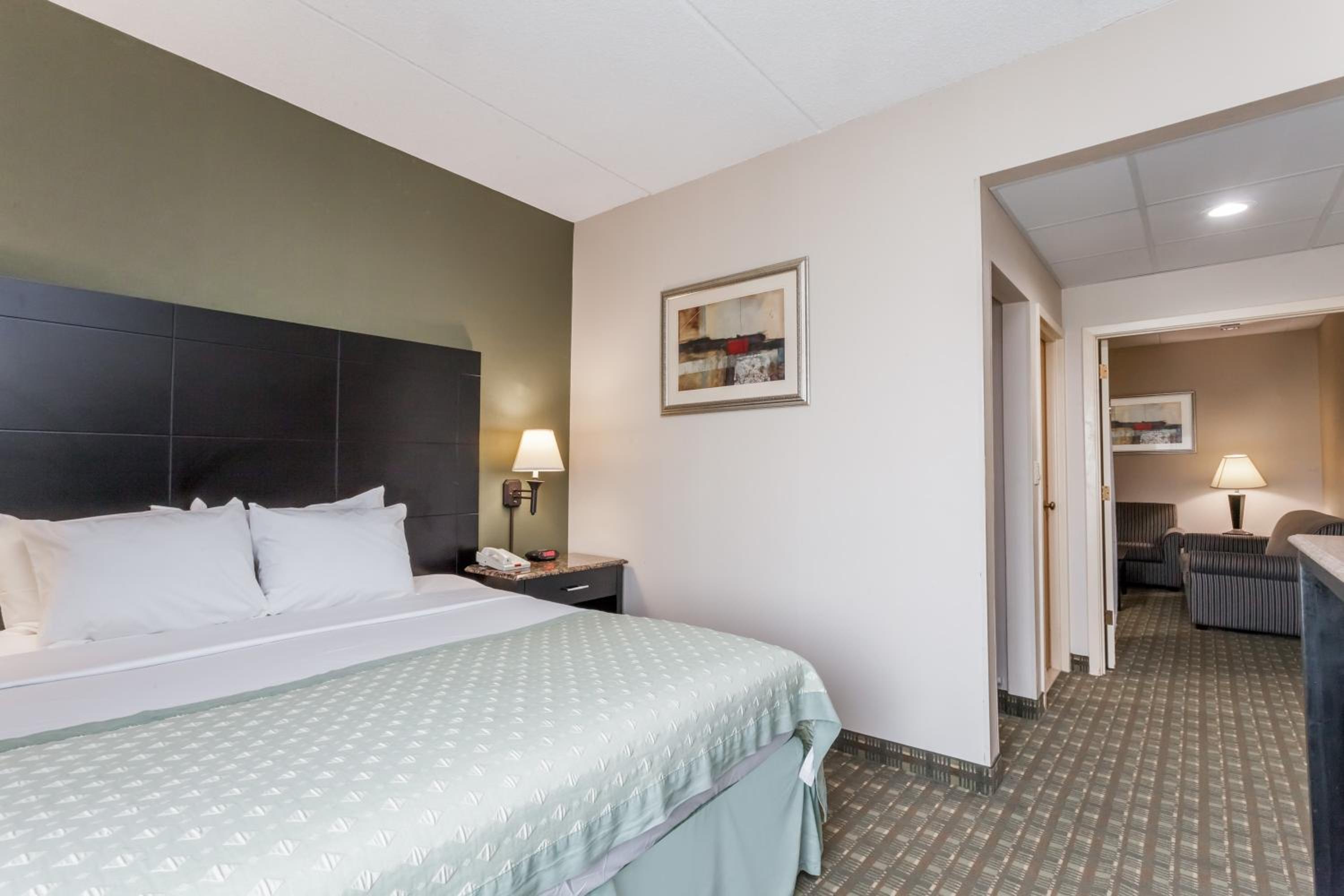 Newburgh Vacations - Ramada by Wyndham Newburgh/West Point - Property Image 16