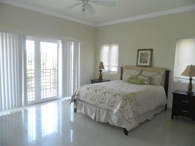 Alexanders Penthouse on the beach