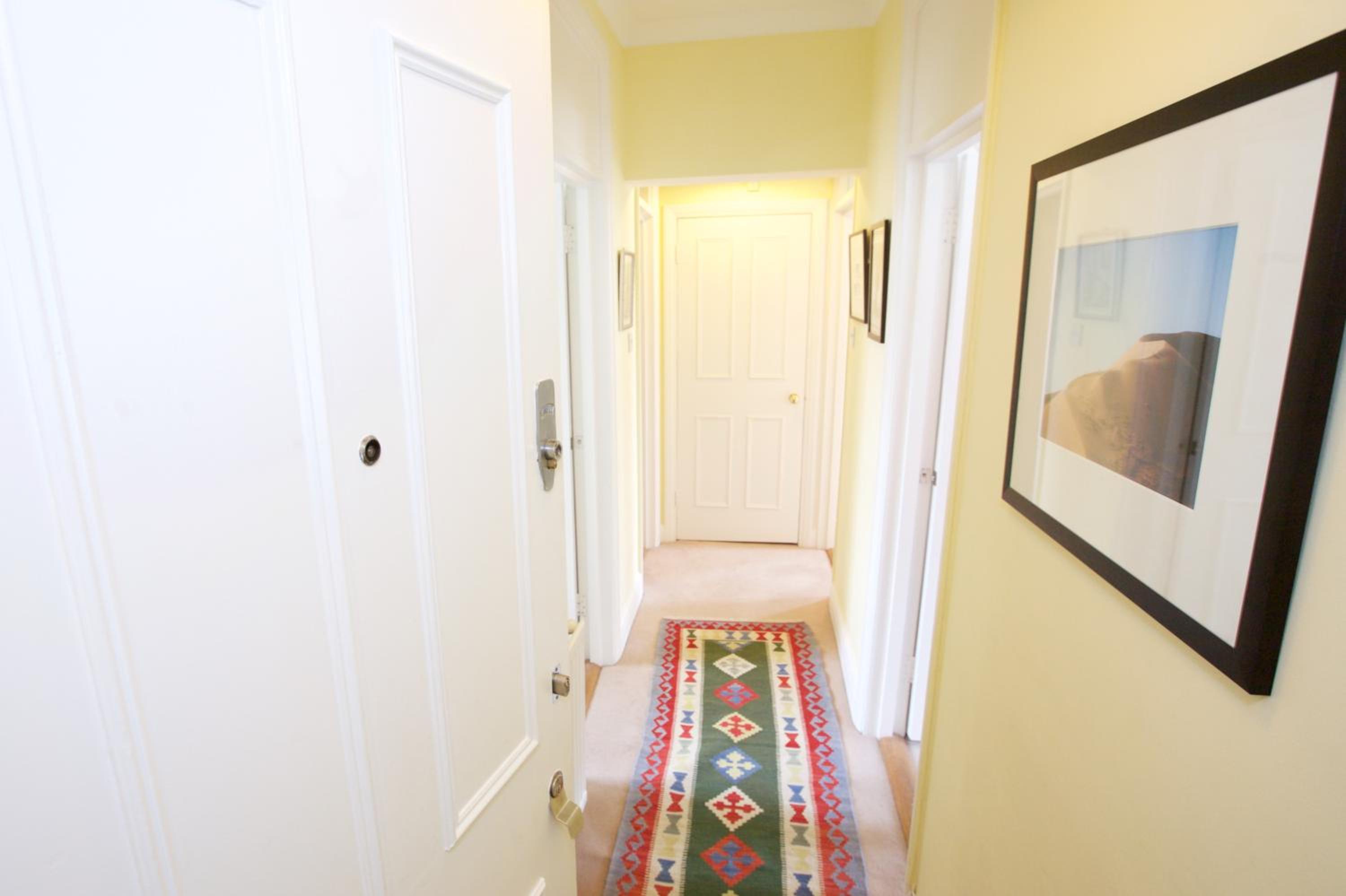 Elegant flat in Pimlico, close to Warwick Square