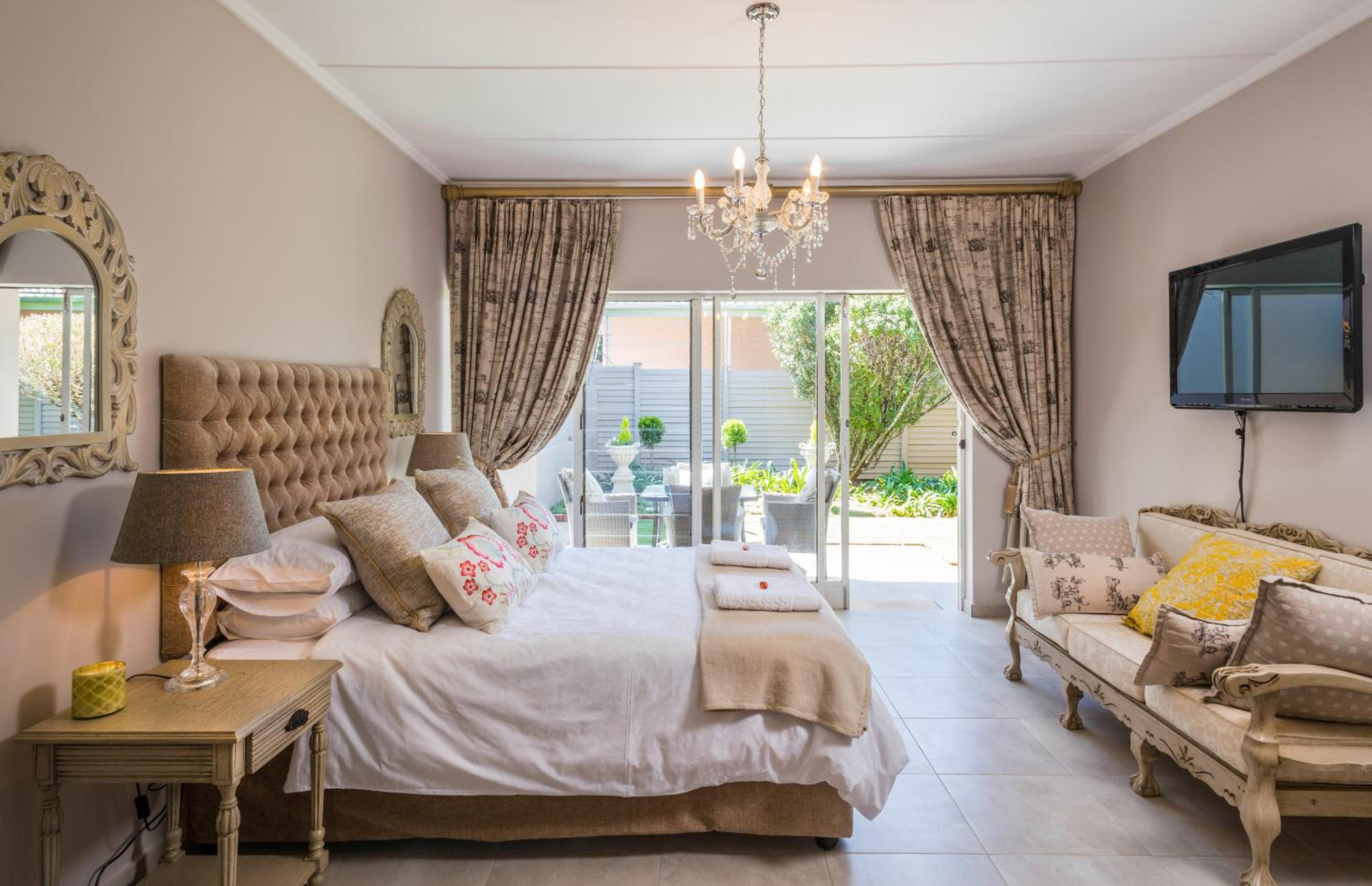 La Vida Luka - Luxury Guesthouse view 5