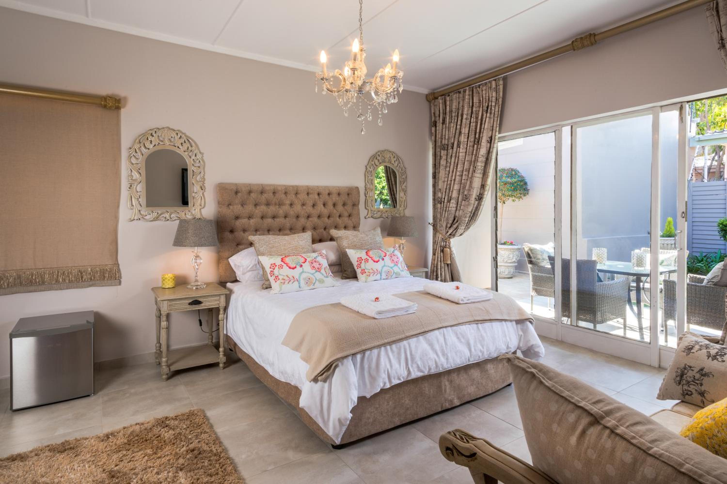 La Vida Luka - Luxury Guesthouse view 4