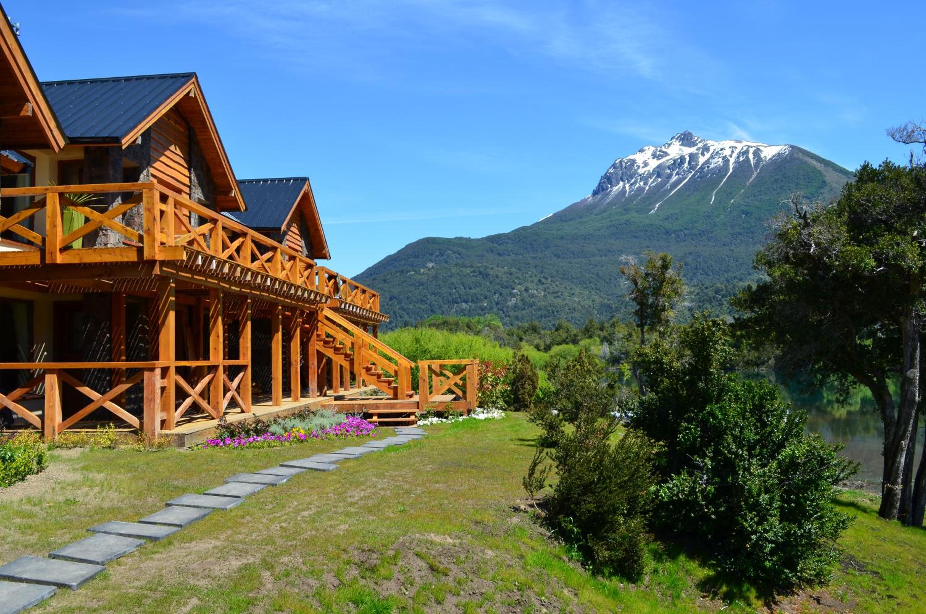 Sendero Lodge