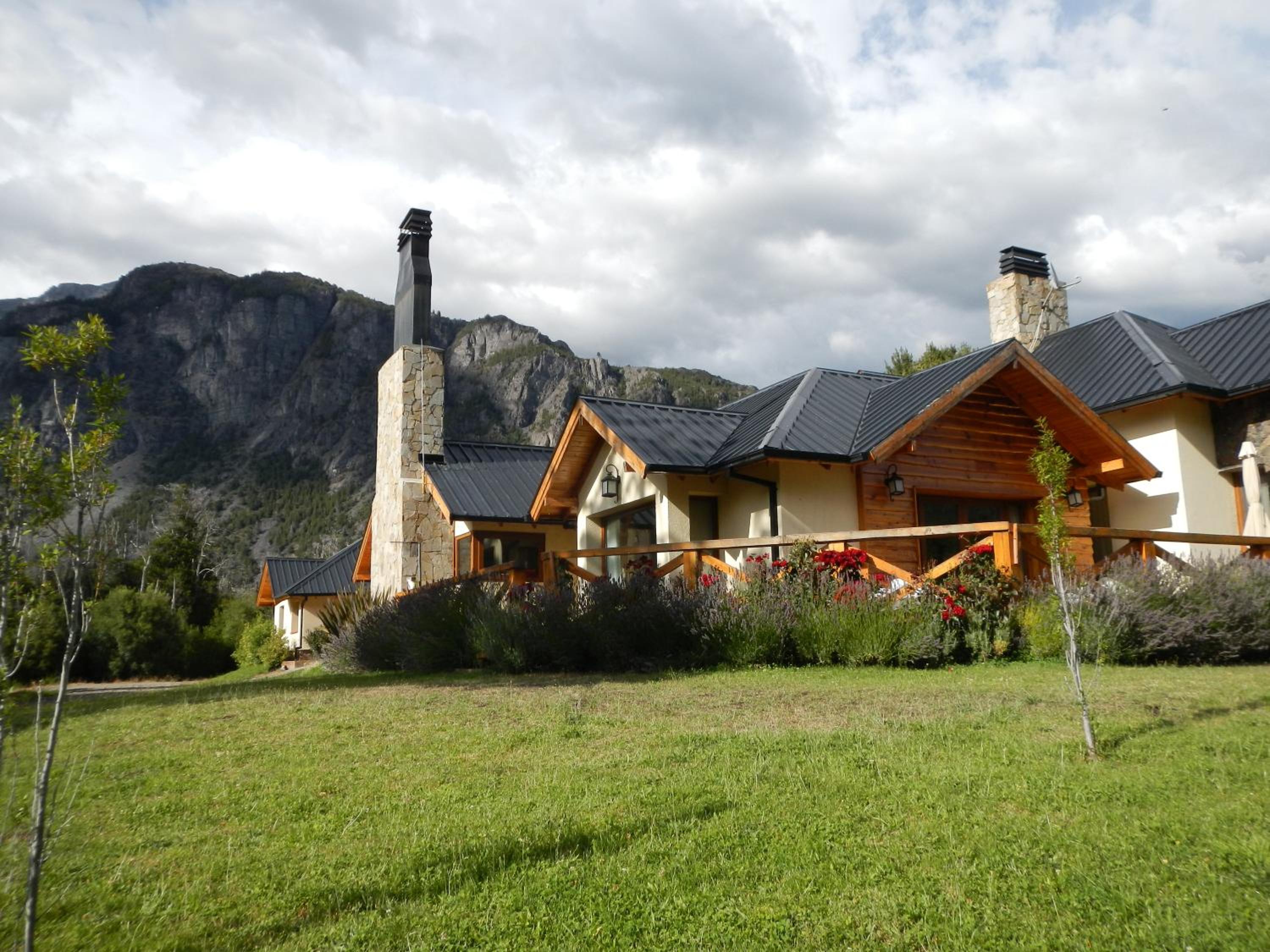 Sendero Lodge