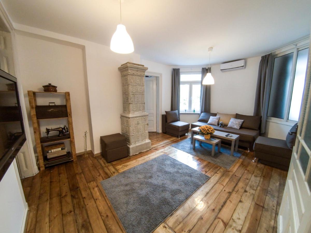 Graf Ignatiev - 3BR APART view 4