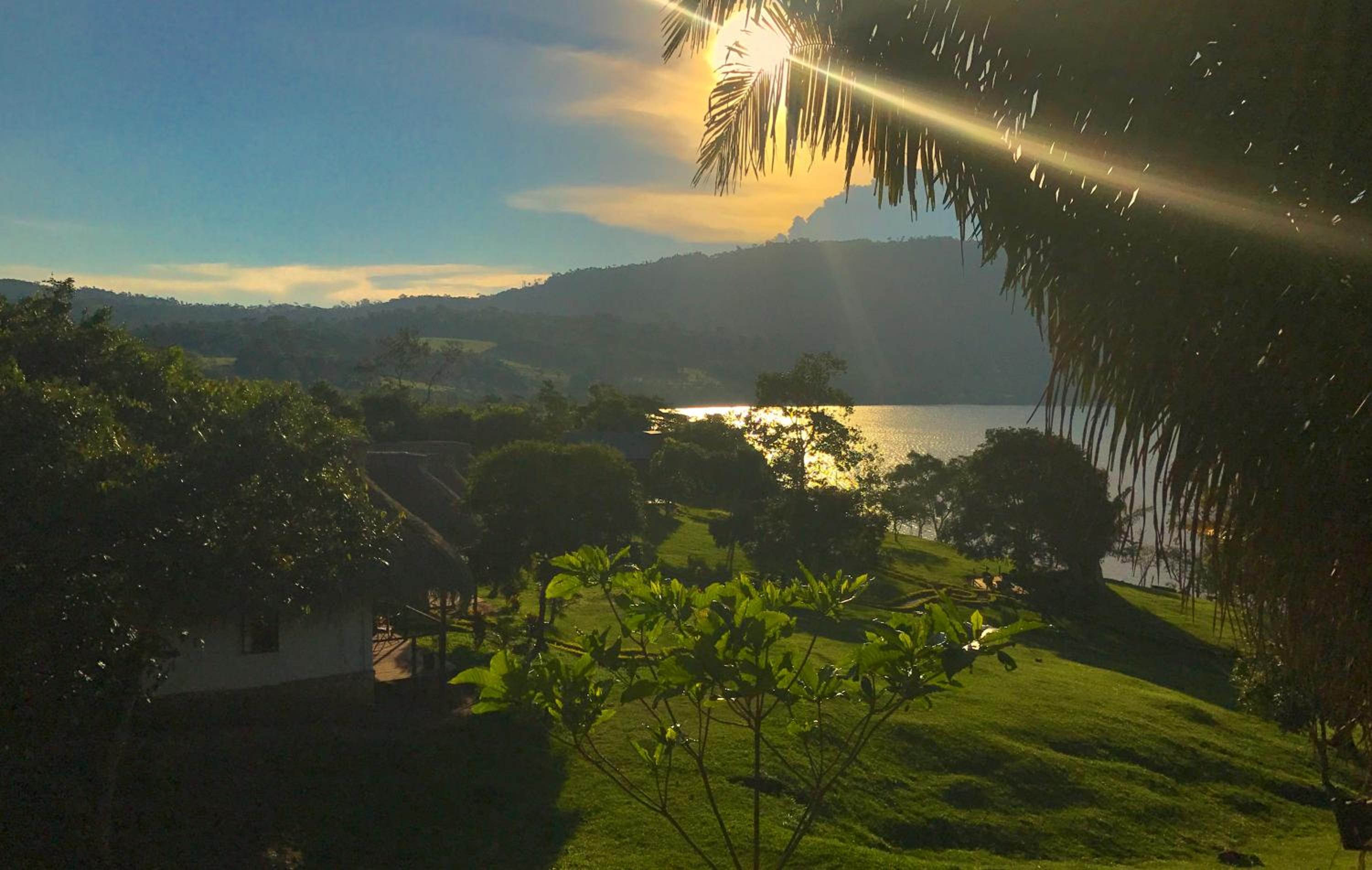 Sauce Lodge - Laguna Azul