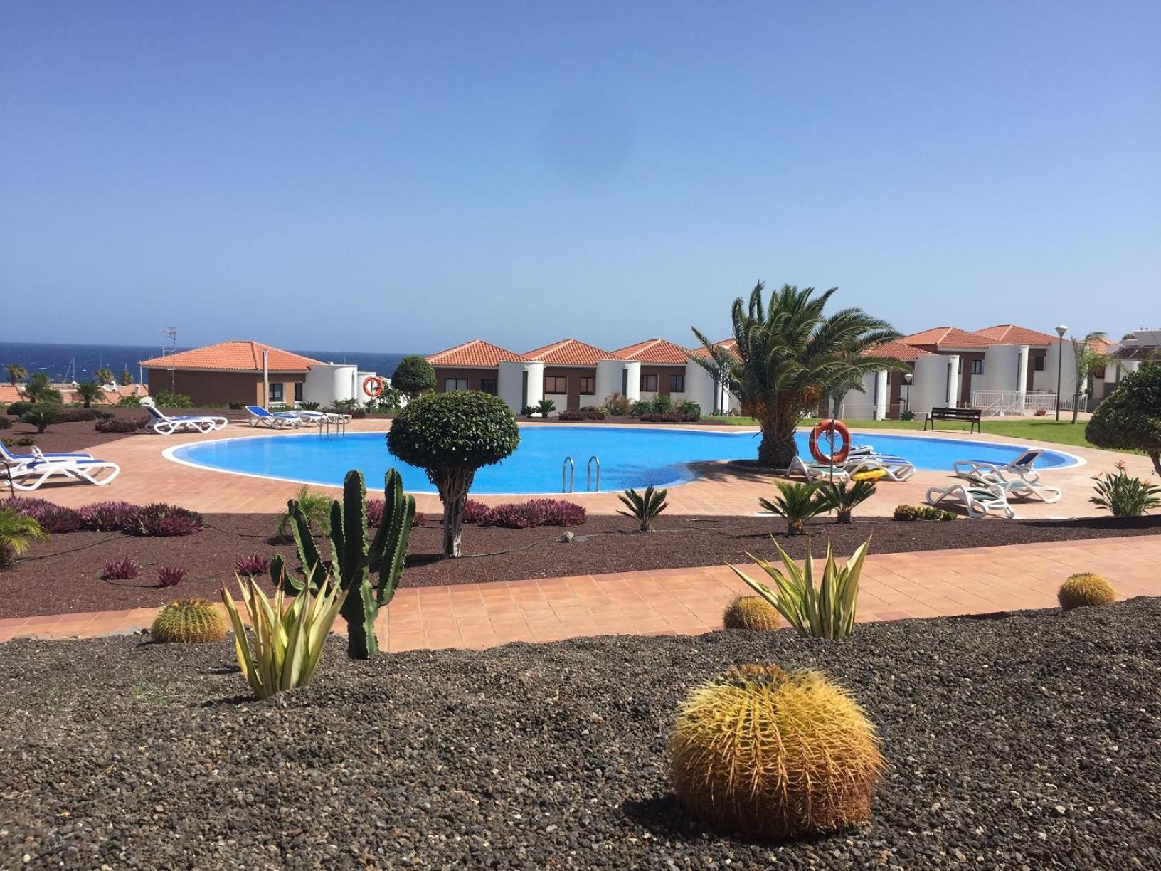 Marina Golf Apartments