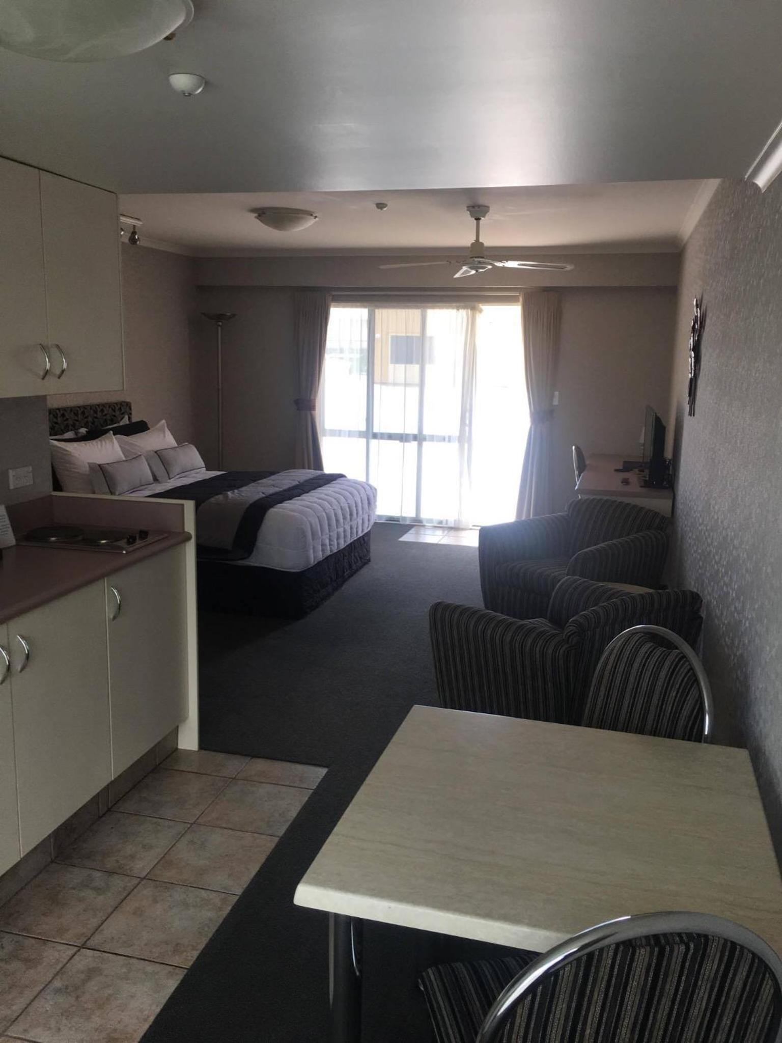 Deco City Motor Lodge