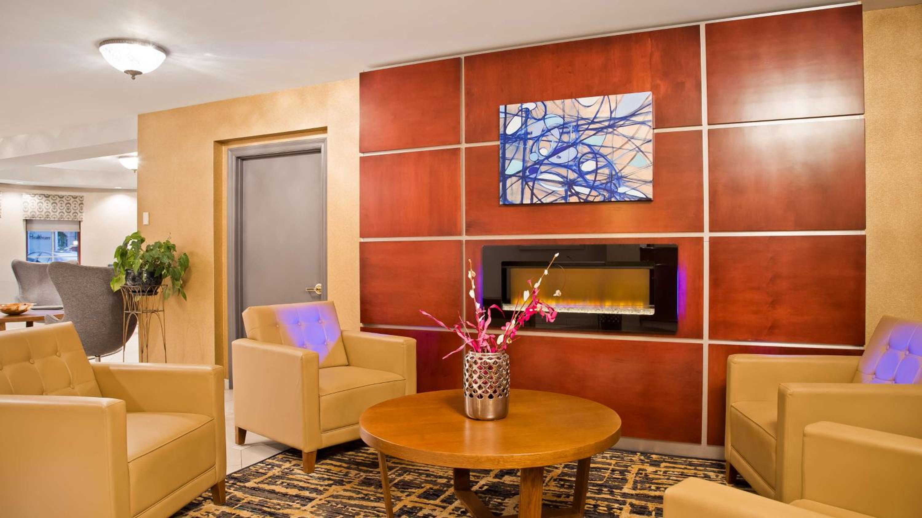Buffalo Vacations - Best Western On The Avenue - Property Image 5