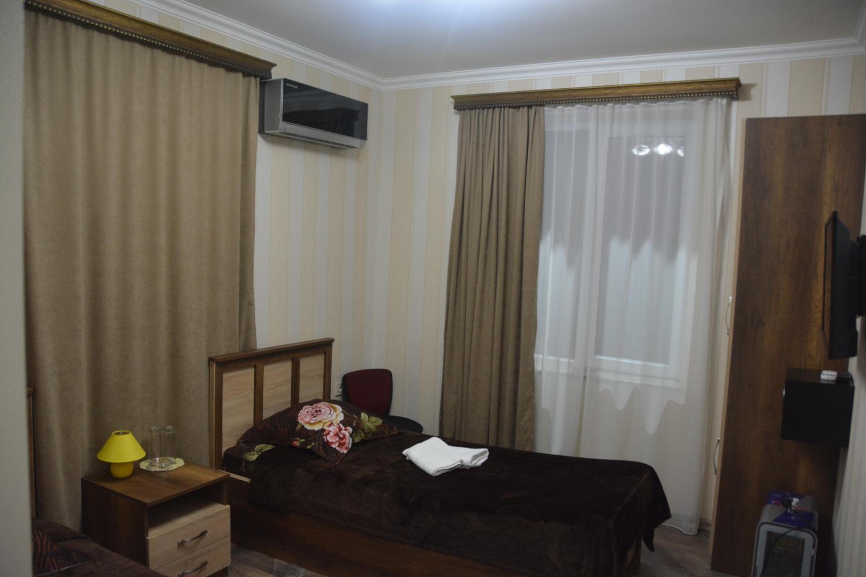 City Hotel