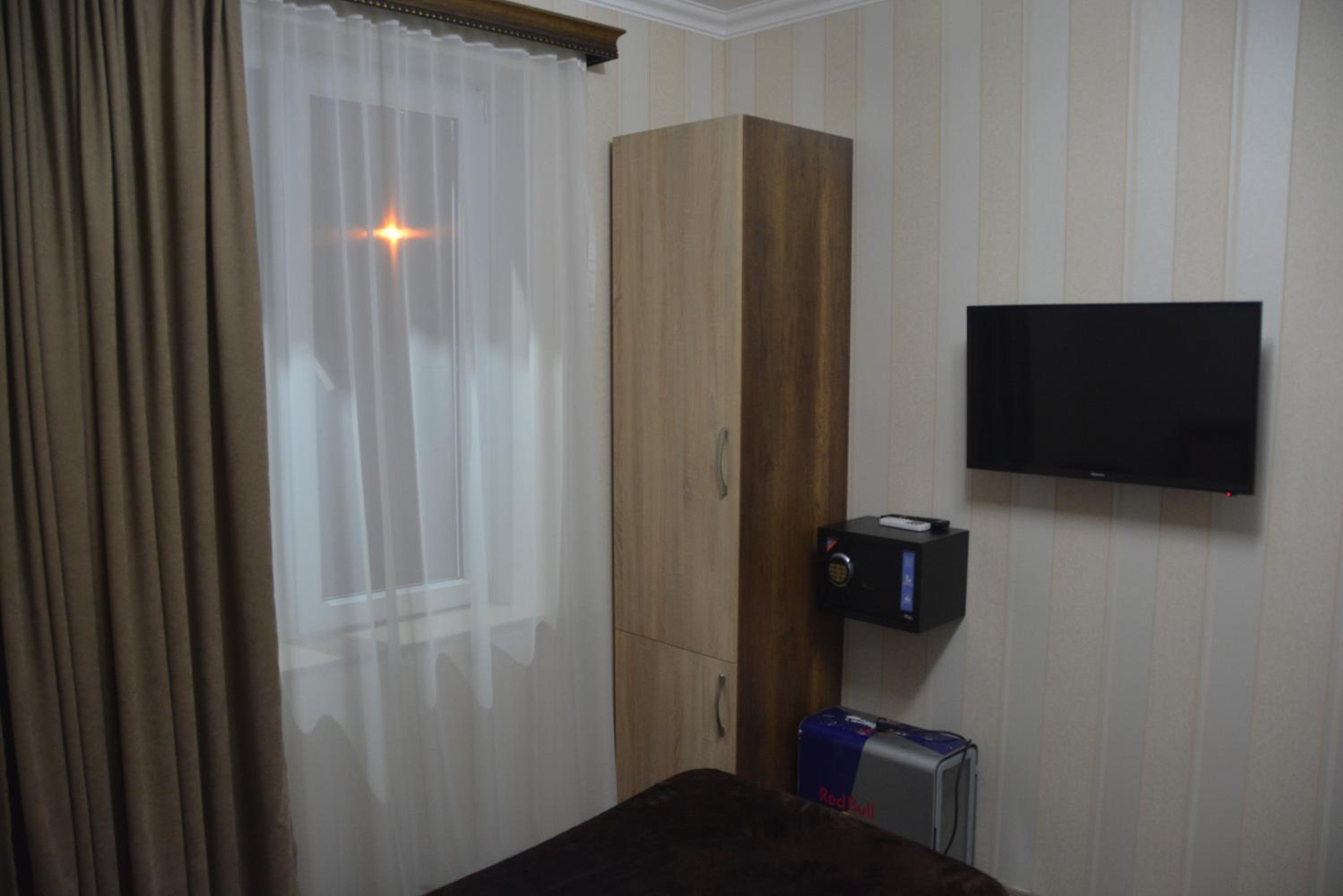 City Hotel