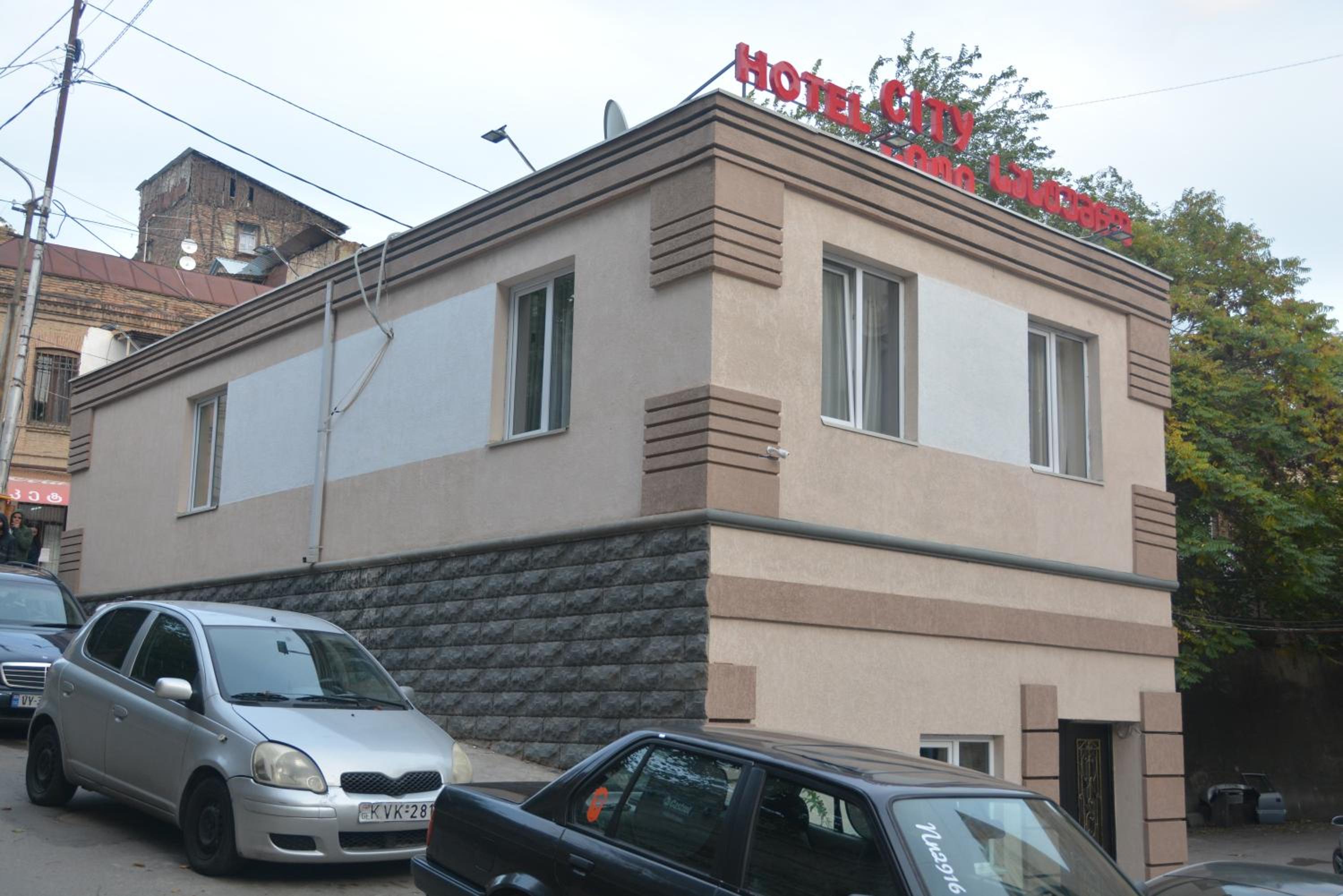 City Hotel