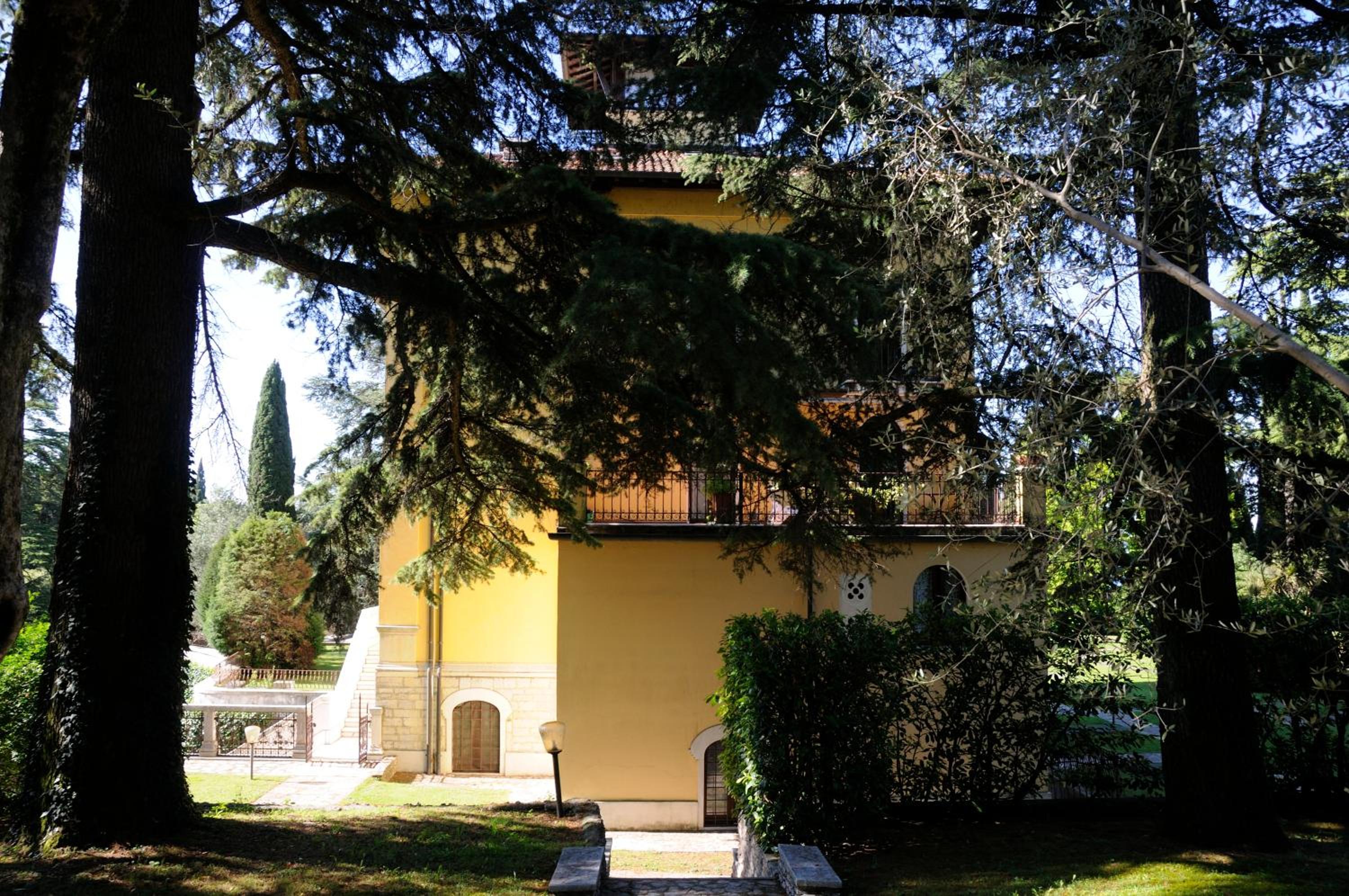 Photo 32