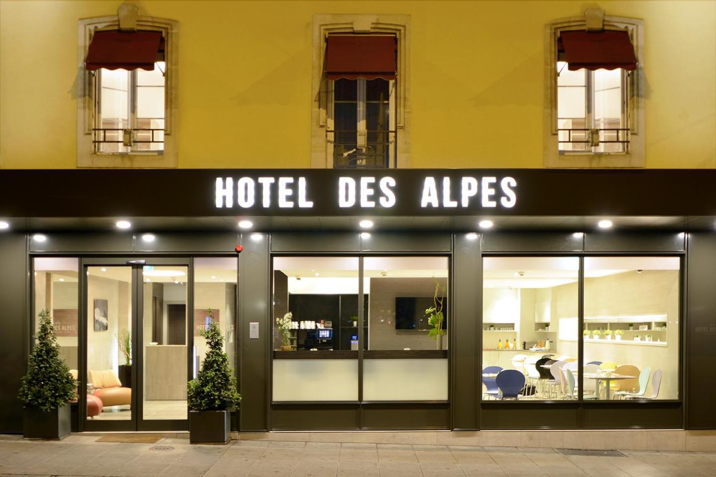 Hotel des Alpes - Image 1