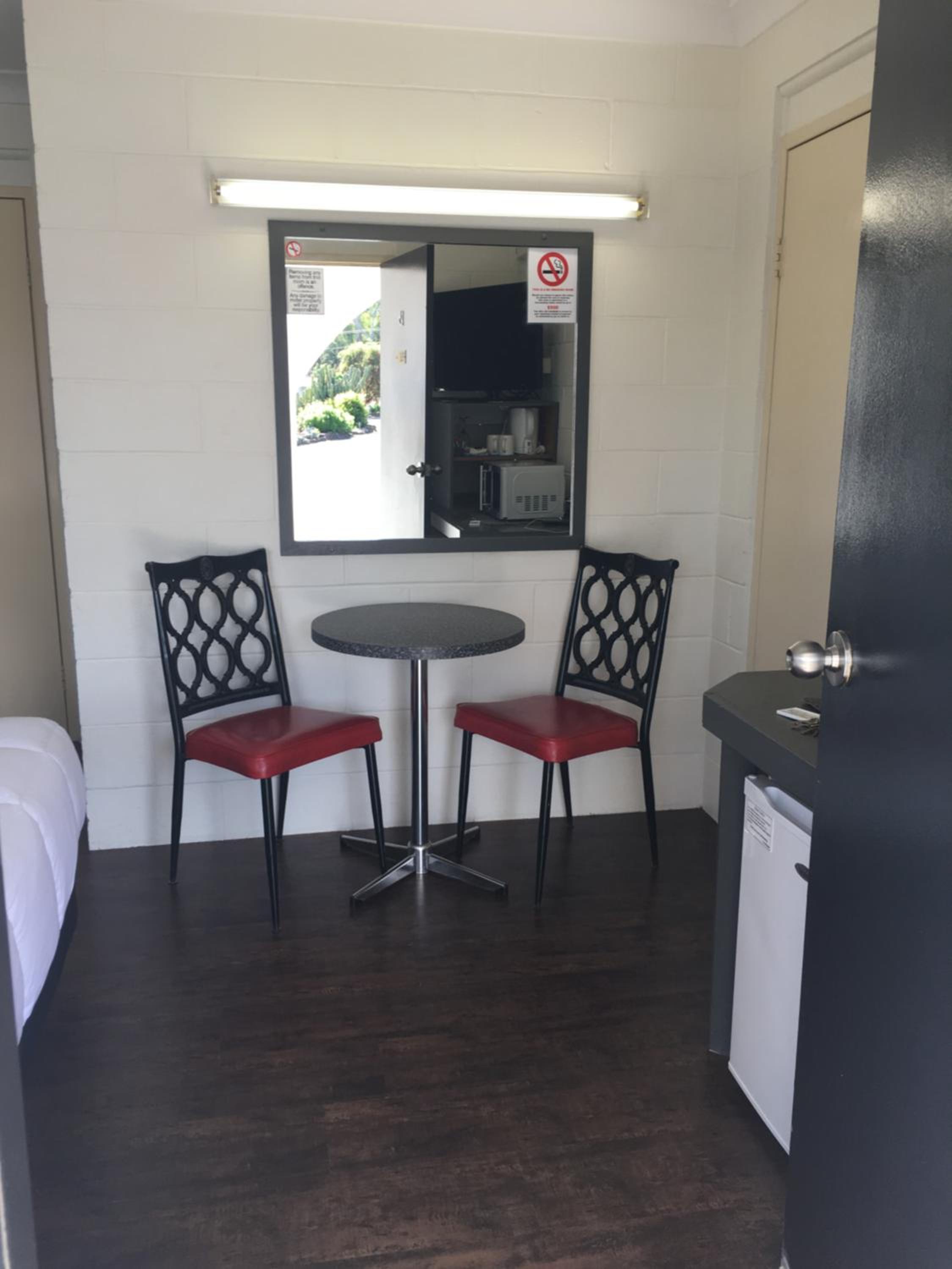 Azalea Motel