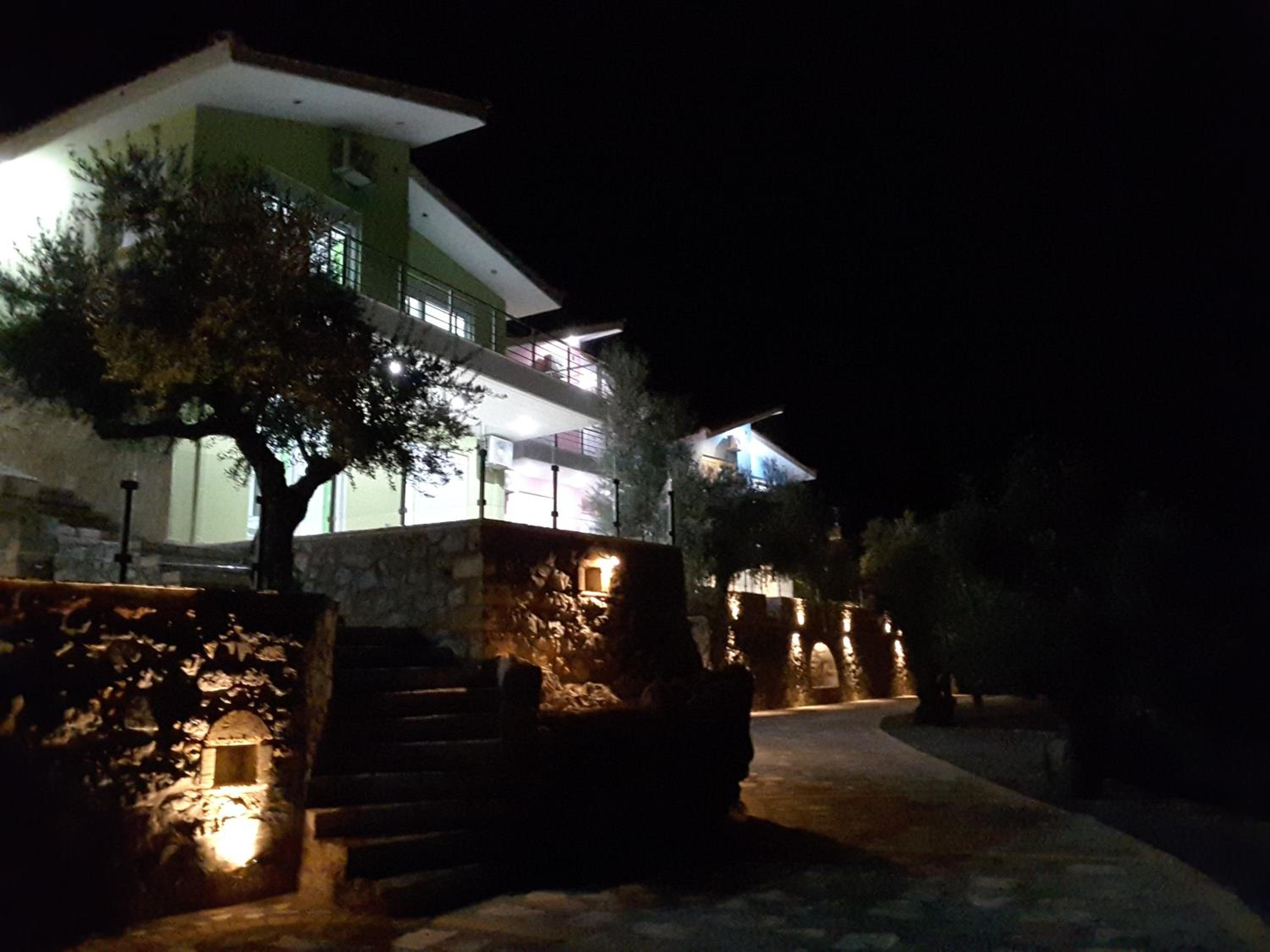 Shiraz Villas