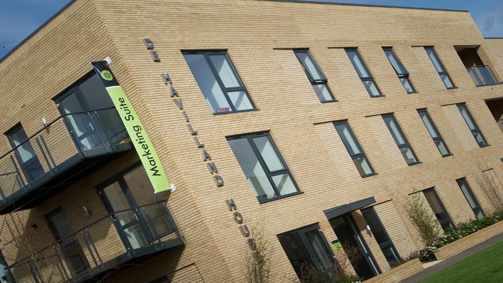 Hotel Tailored Stays - De Havilland House - Image 1