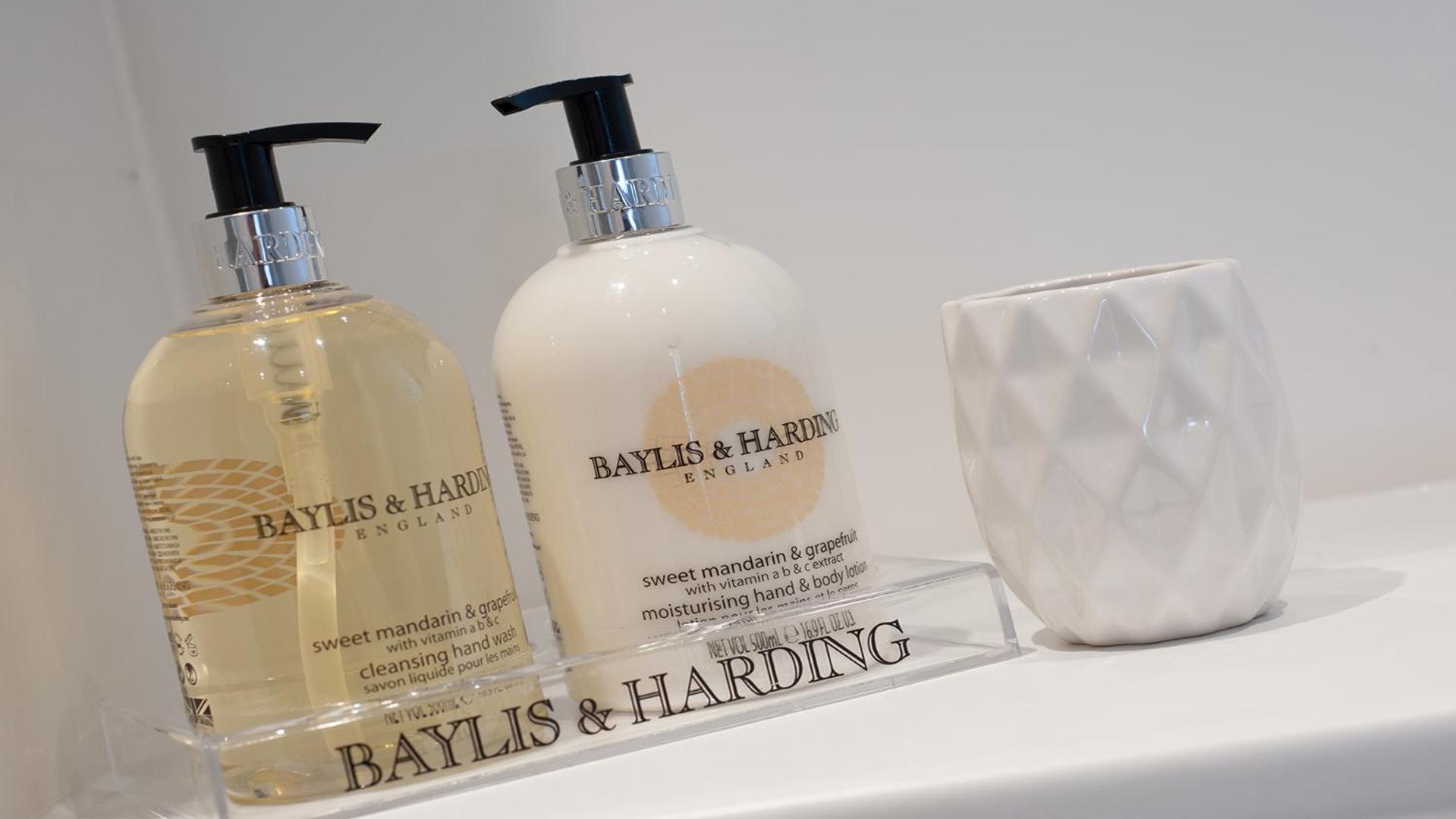 Tailored Stays - De Havilland House