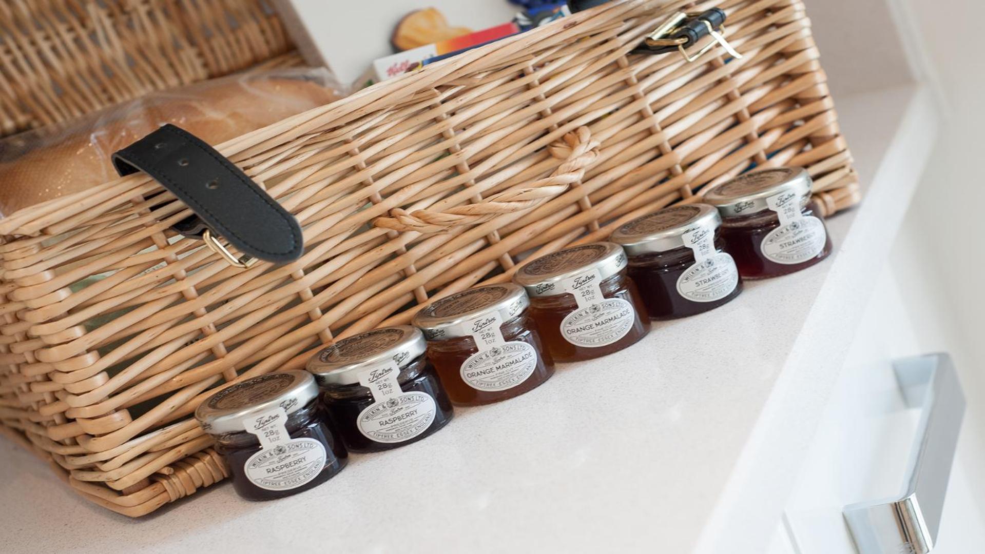 Tailored Stays - De Havilland House