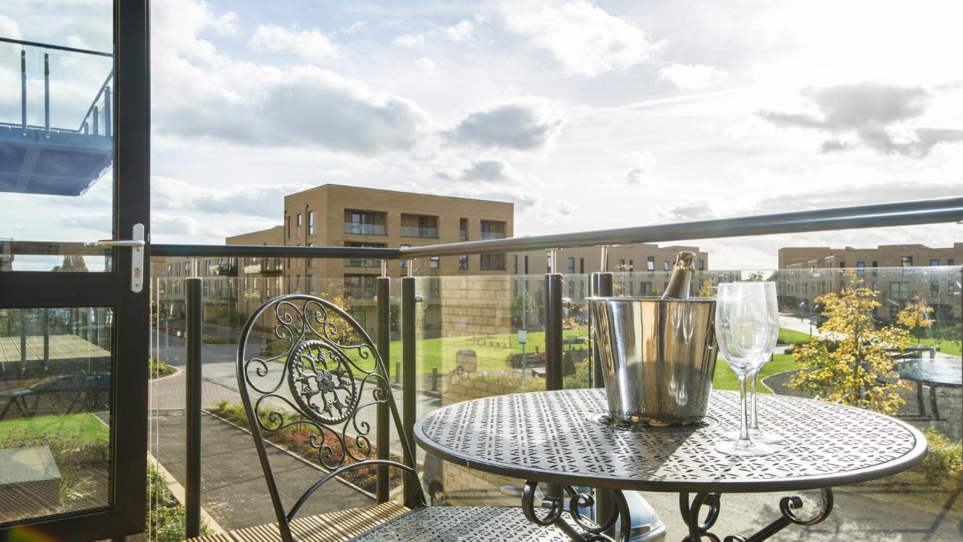 Tailored Stays - De Havilland House