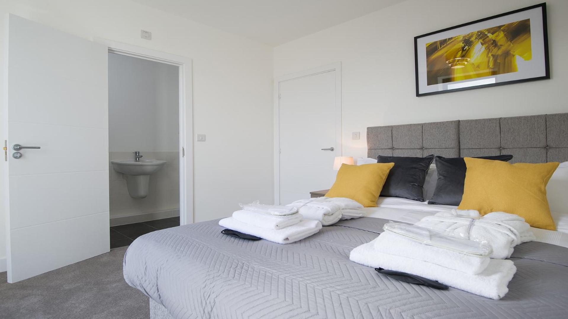 Tailored Stays - De Havilland House