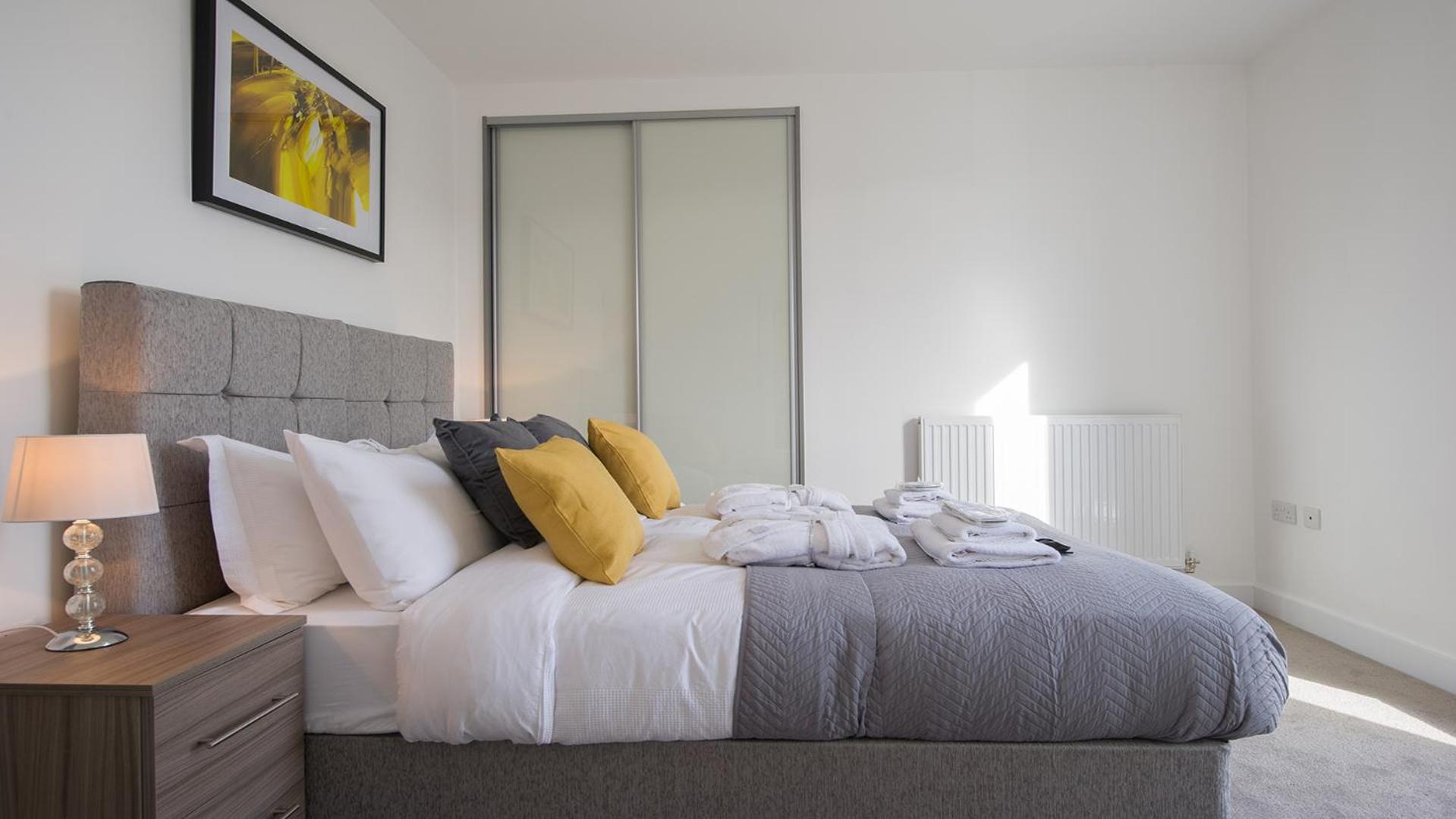 Tailored Stays - De Havilland House