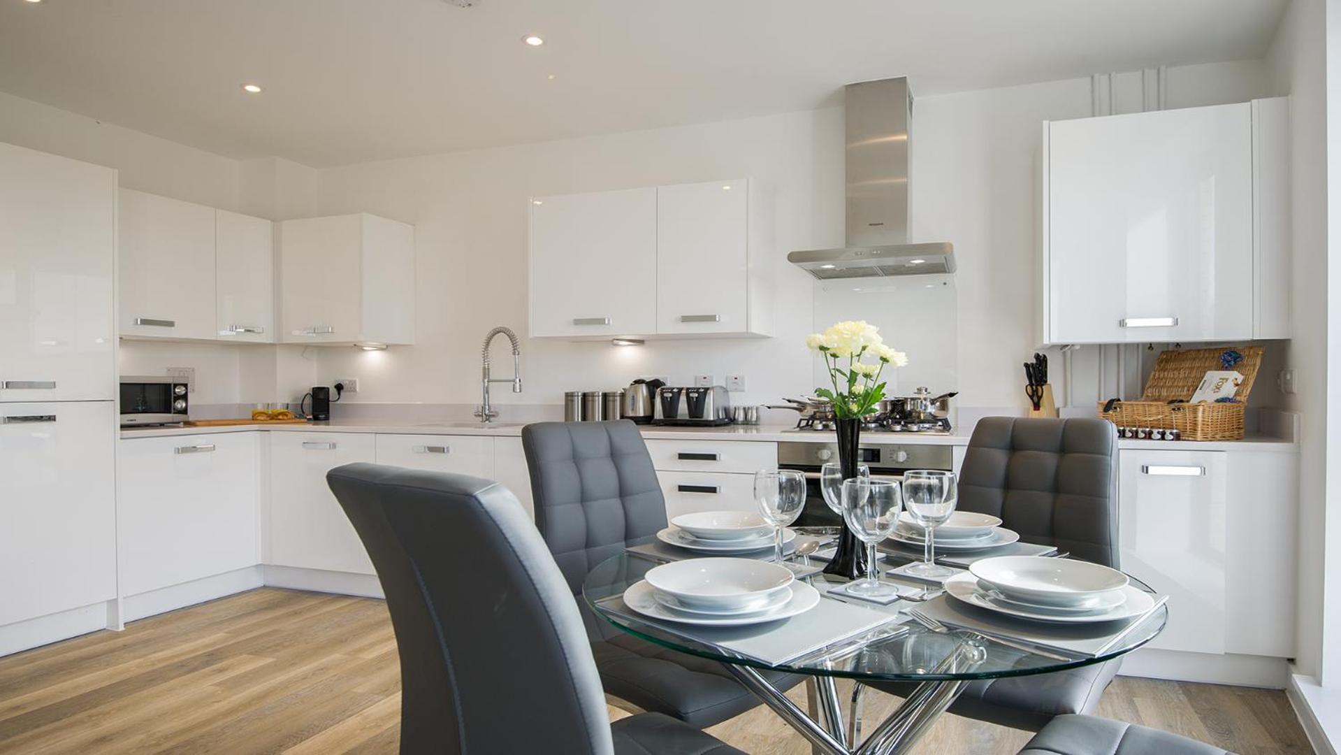 Tailored Stays - De Havilland House