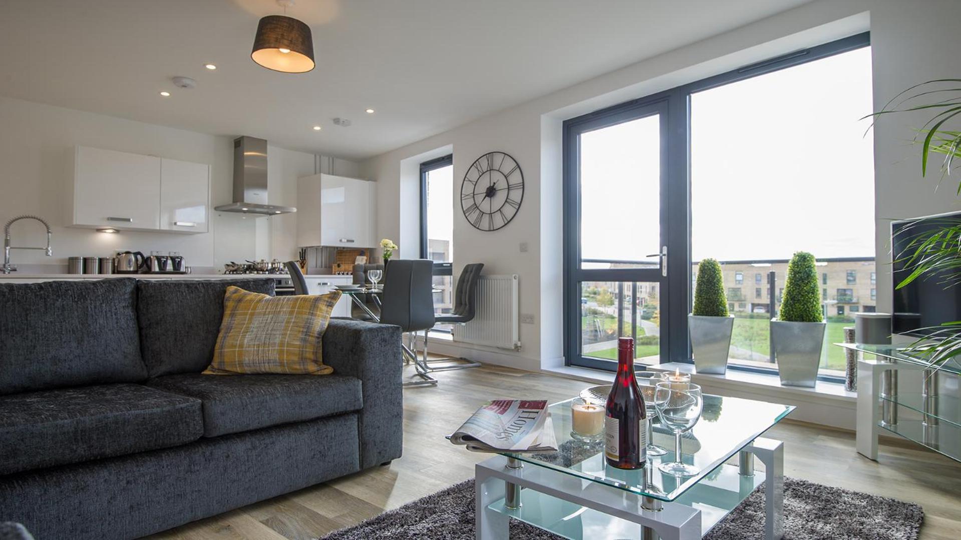 Tailored Stays - De Havilland House
