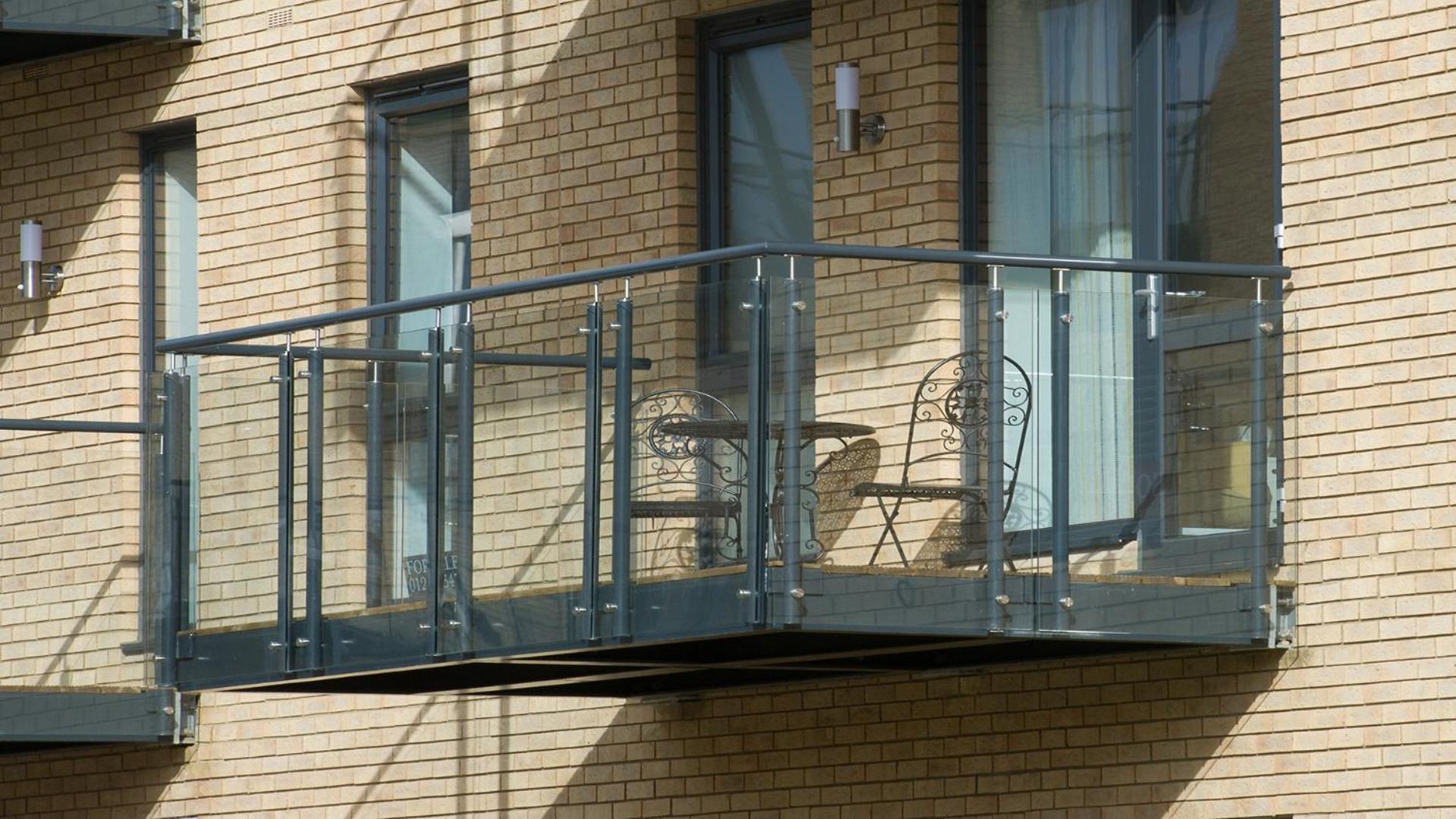 Tailored Stays - De Havilland House