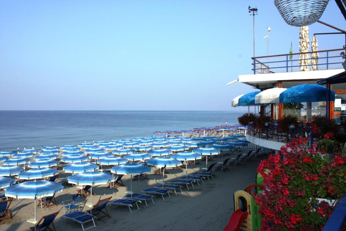 Apartments Arcobaleno view 3